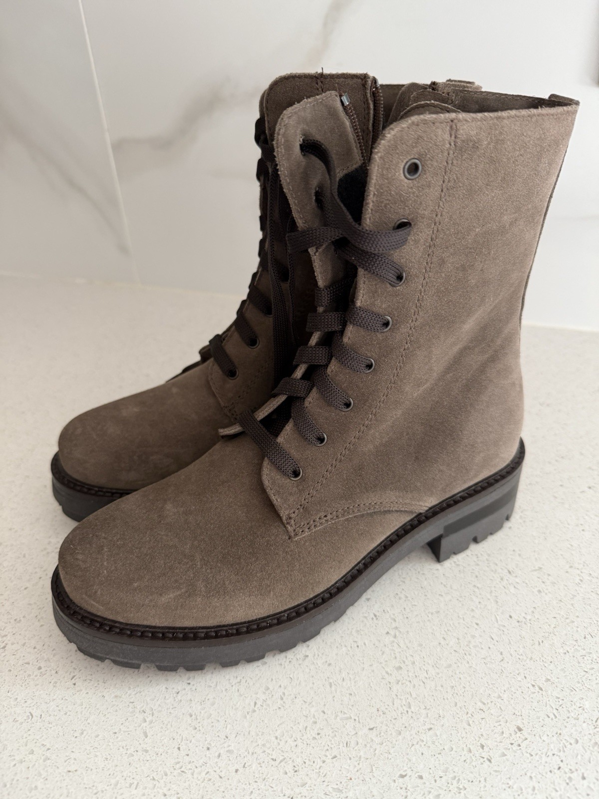 La Canadienne Women’s Brown Brittany Waterproof Lug Boot Size 6.5