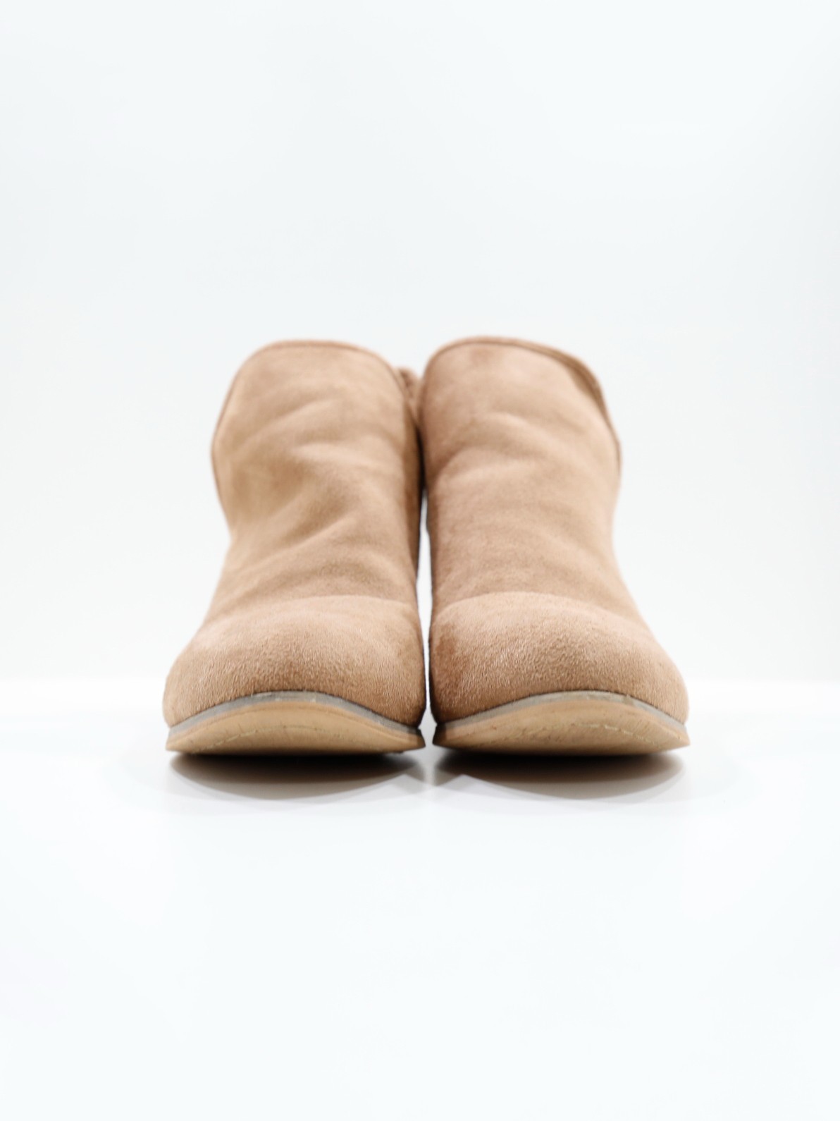 Seven7 Soho Tan Suede 1.5″ Block Heel Ankle Booties – 10