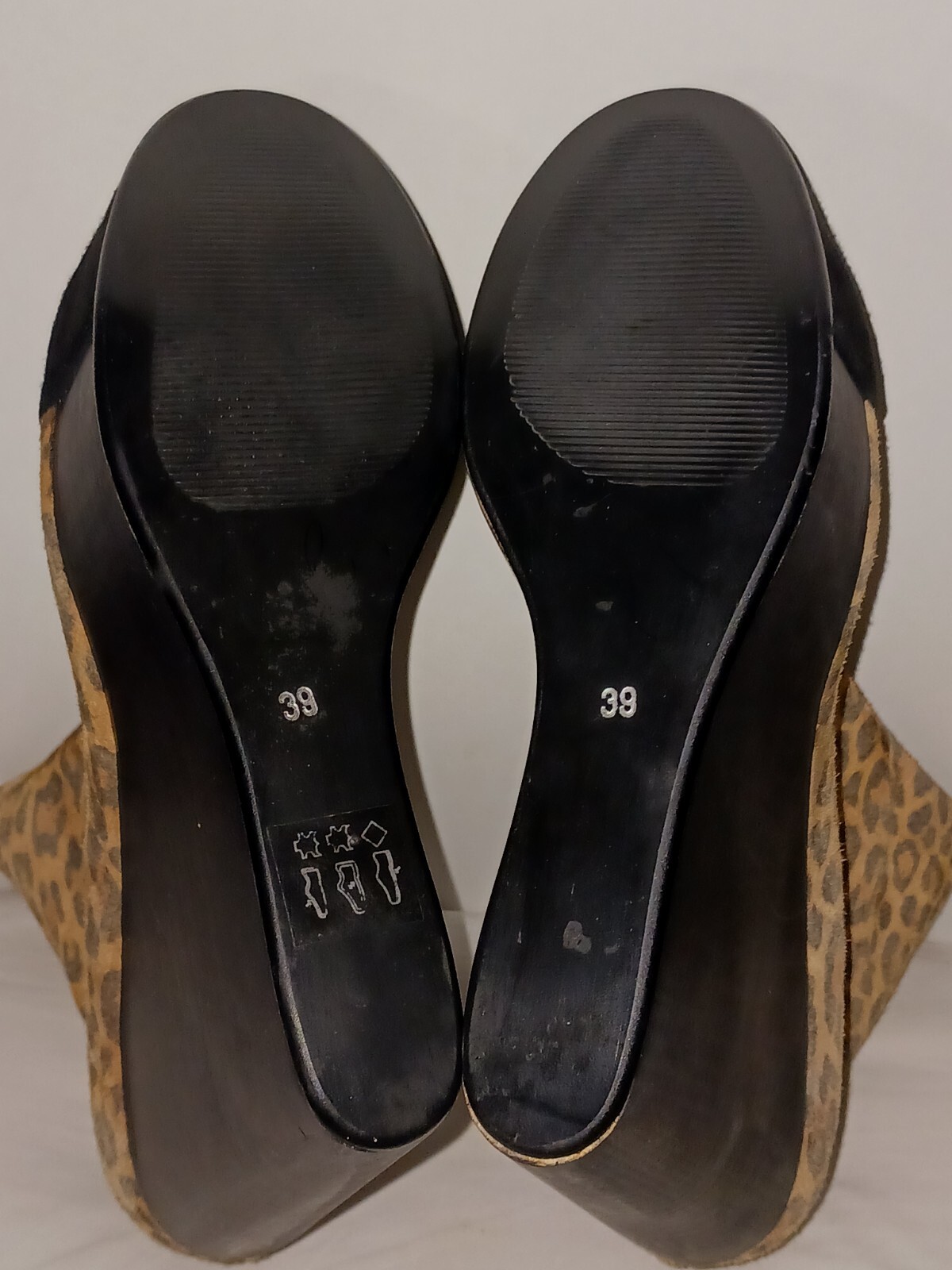 Minimarket Platform Wedge Booties Dark Ember Leopard Print Suede Size 39 (EUC)