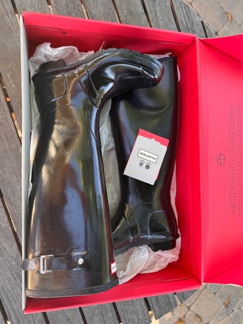 Hunter Women’s Original Tall Gloss Rain Boot, Black, Size 8 WFT1000RGL