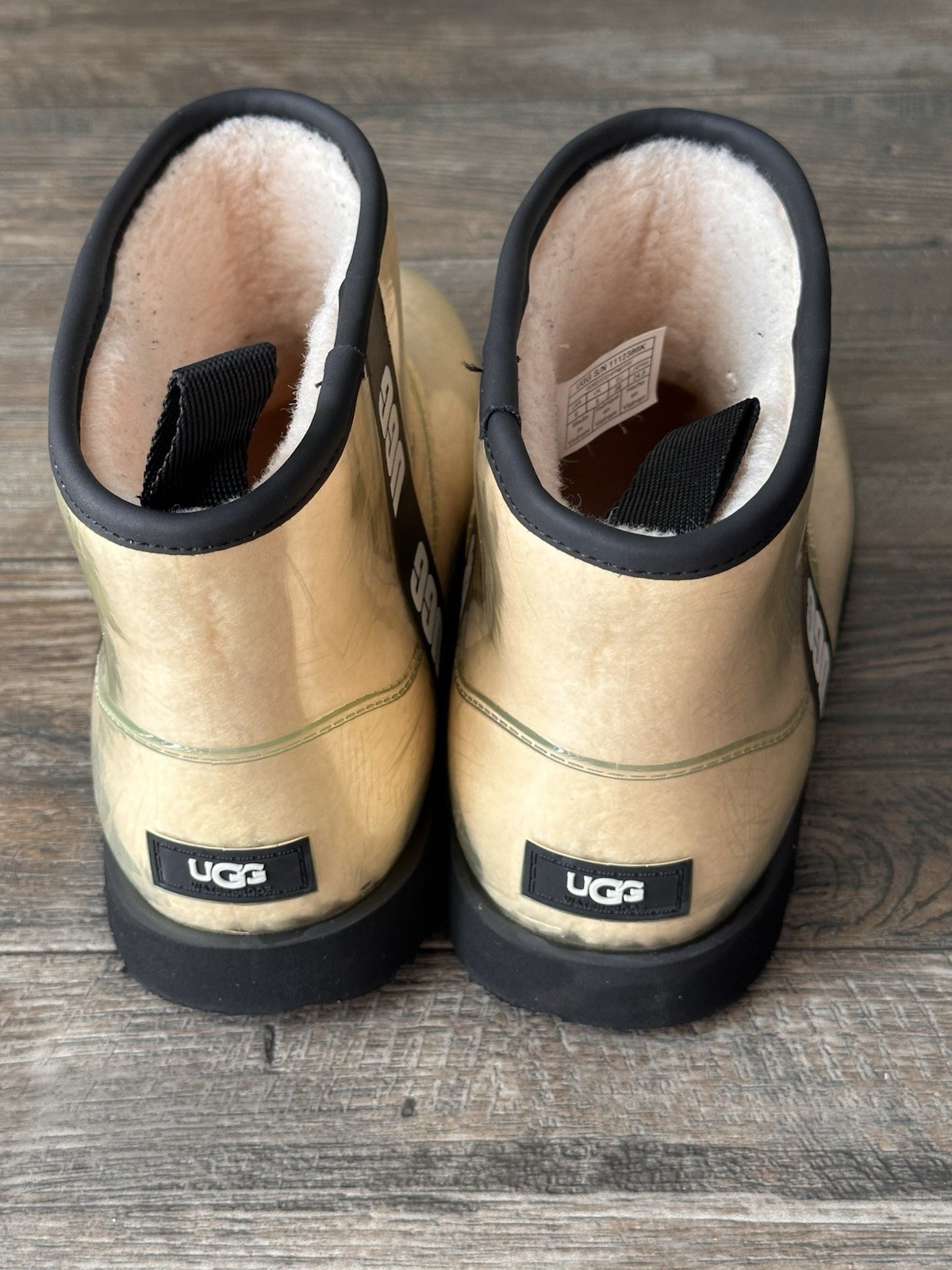 UGG Classic Clear Mini Boot Sherpa Lined Warm Logo Size 6