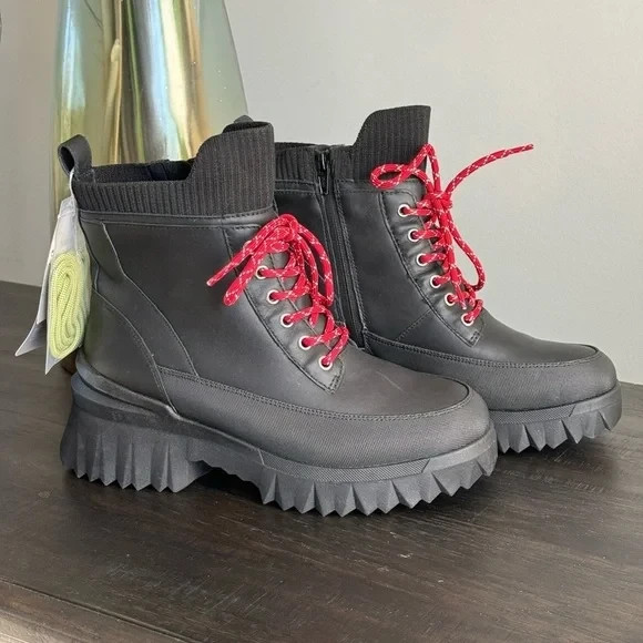 New Nurture Whitney 6.5 Water Resistant Leather Lace-Up Lug Sole Platform Boots