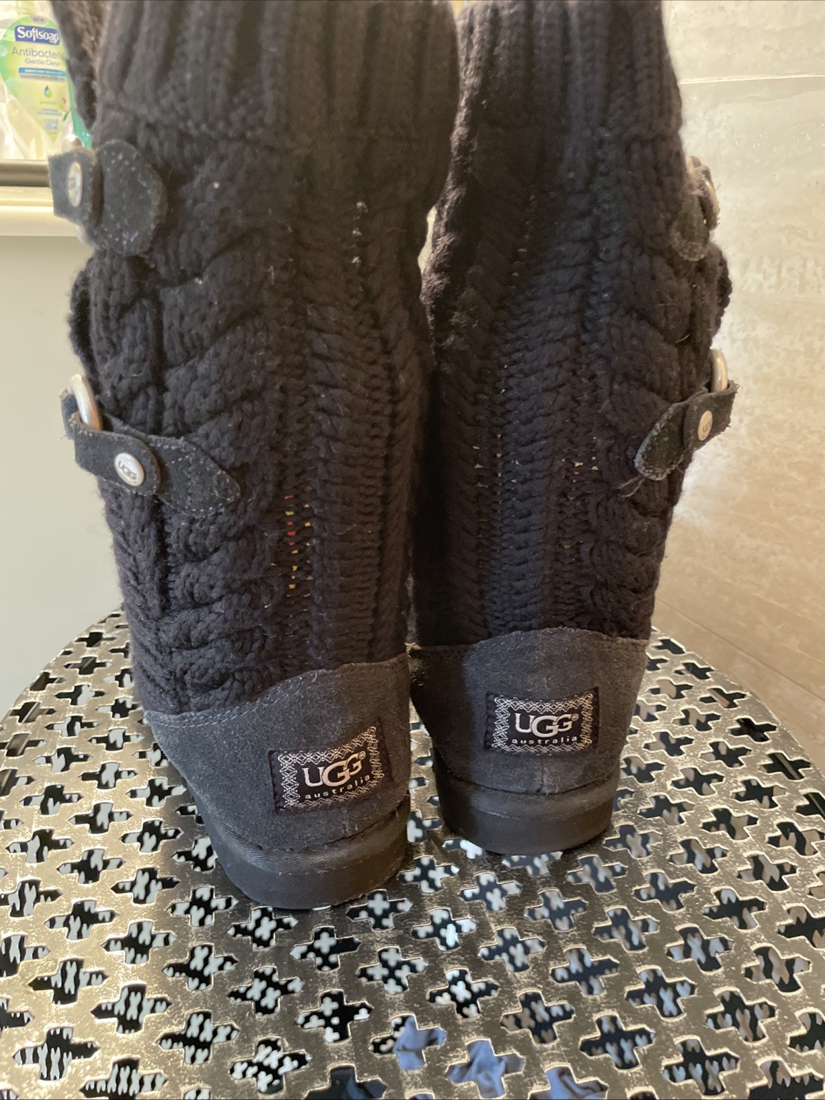UGG Black 3177 Cable Knit Mid Calf Strap Boots Sheepskin Lined Women’s Size 7