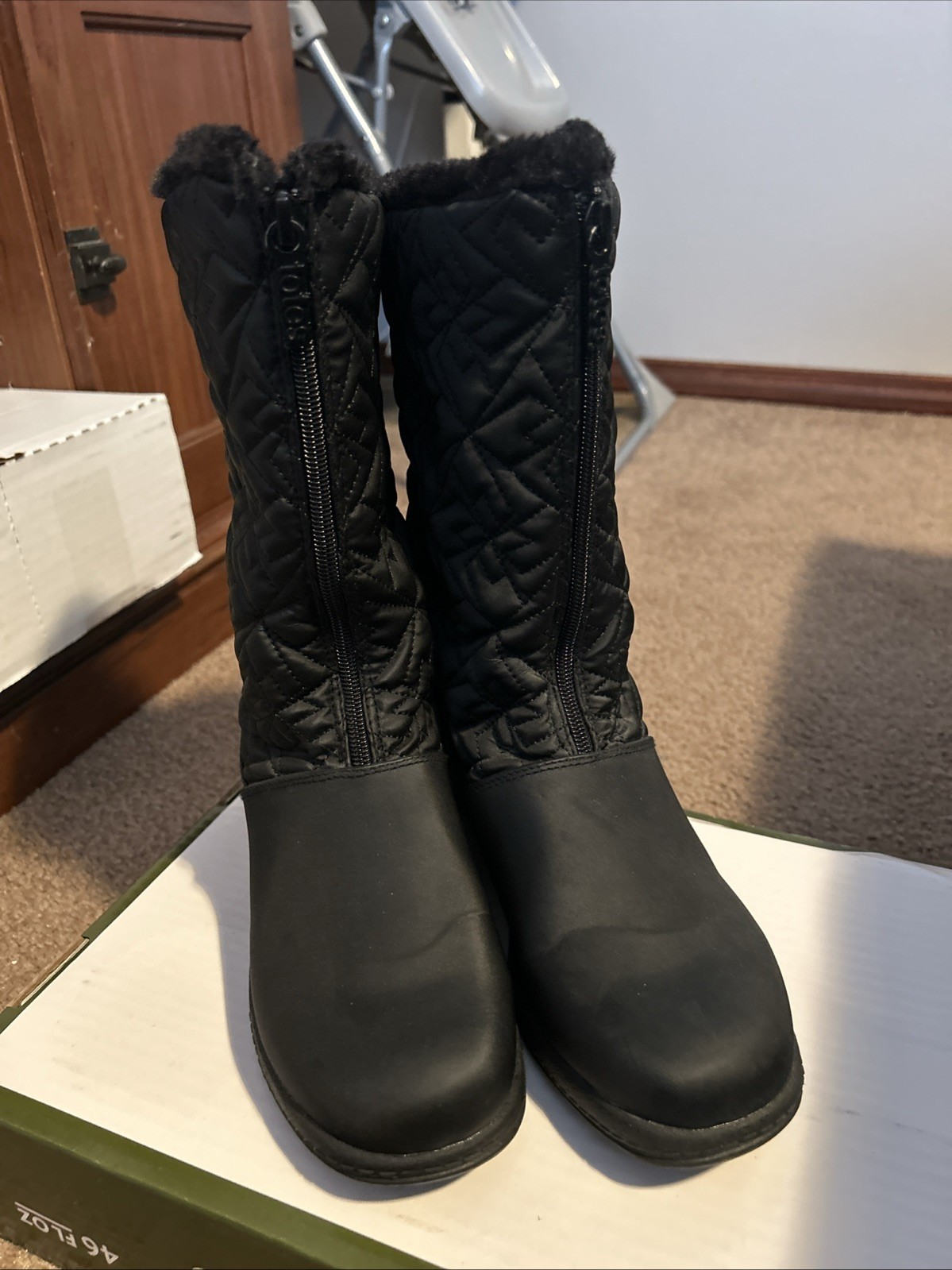 Totes Black Quilted Mid-Calf Snow Boots Faux Fur Lined Zip Round Toe Rubber