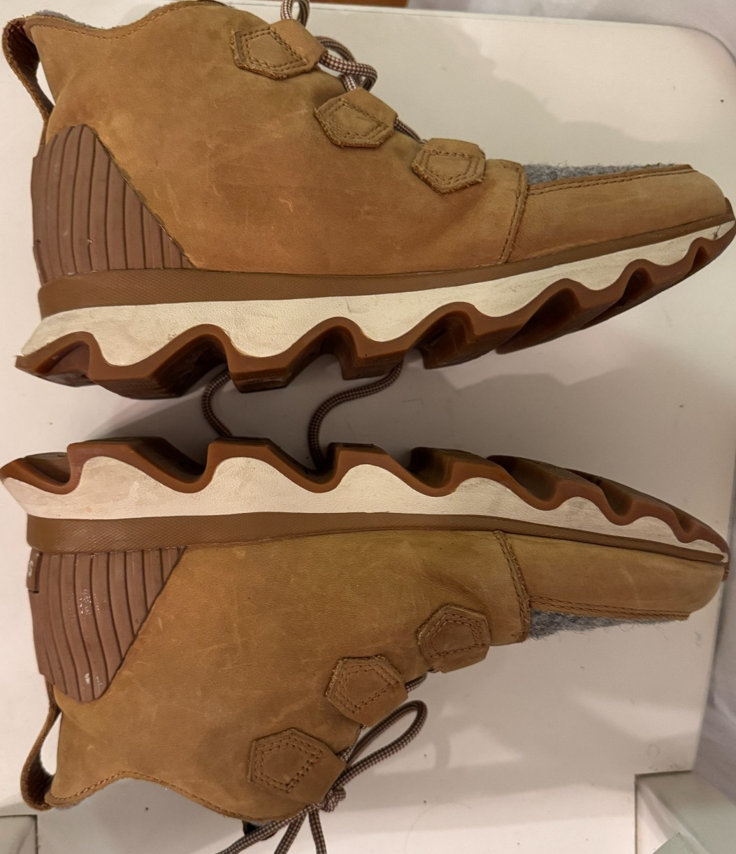 Sorel Kinetic Caribou waterproof camel brown gray leather boots size 7.5 women’s