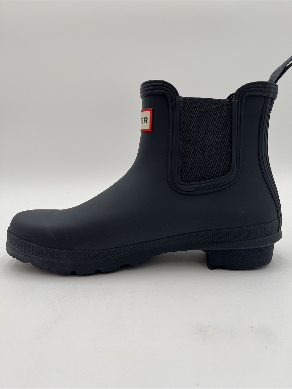 HUNTER Women’s Original Waterproof Chelsea Rubber Pull-On Boot (Navy, Size 7)