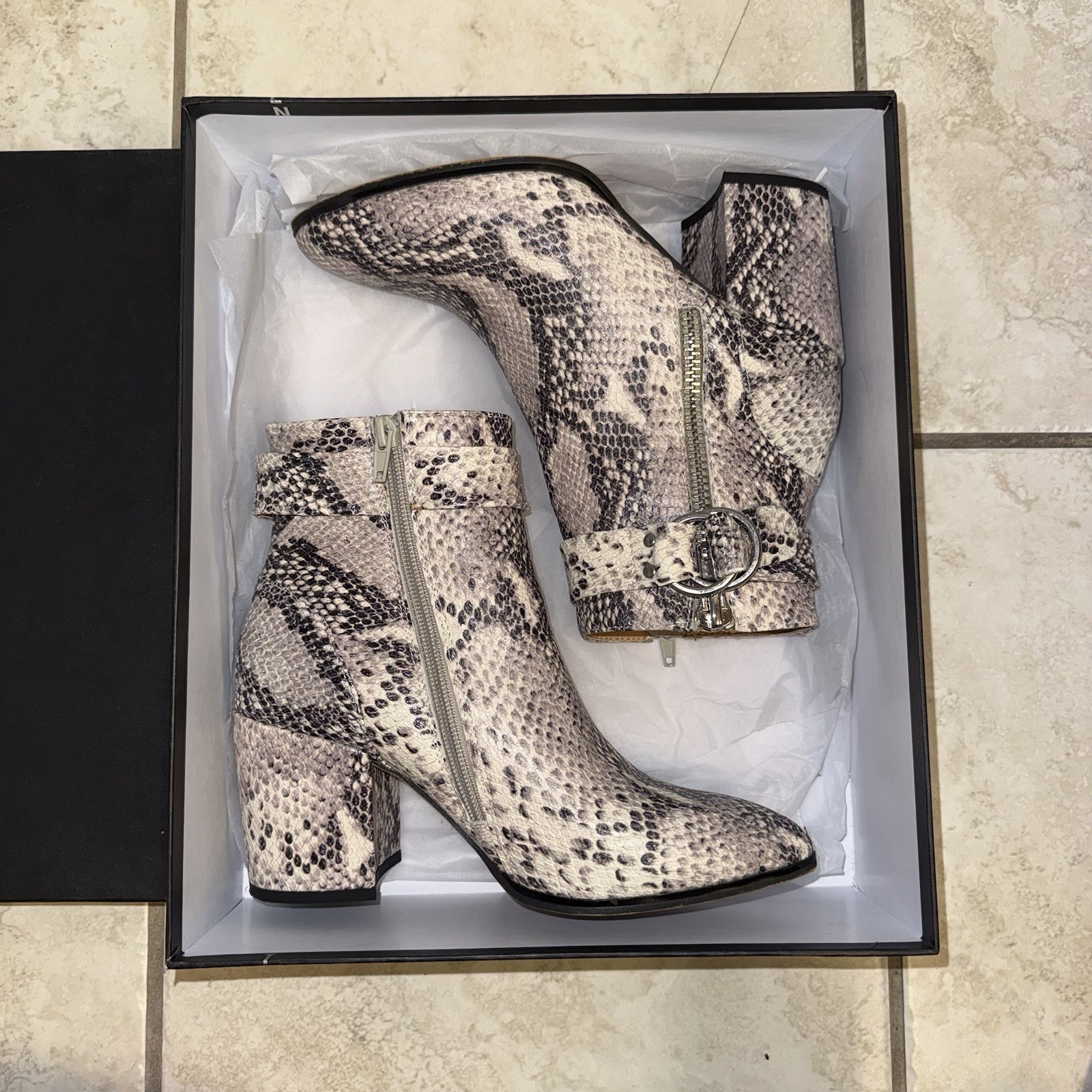 Steven by Steve Madden Johannah Snakeskin Pointed Ankle Bootie Zip Buckle 7