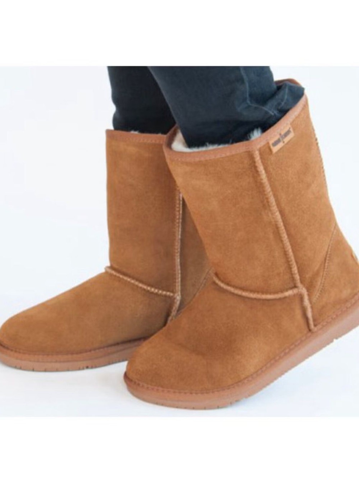 Minnetonka Women’s Boot – Chestnut Suede Size 9