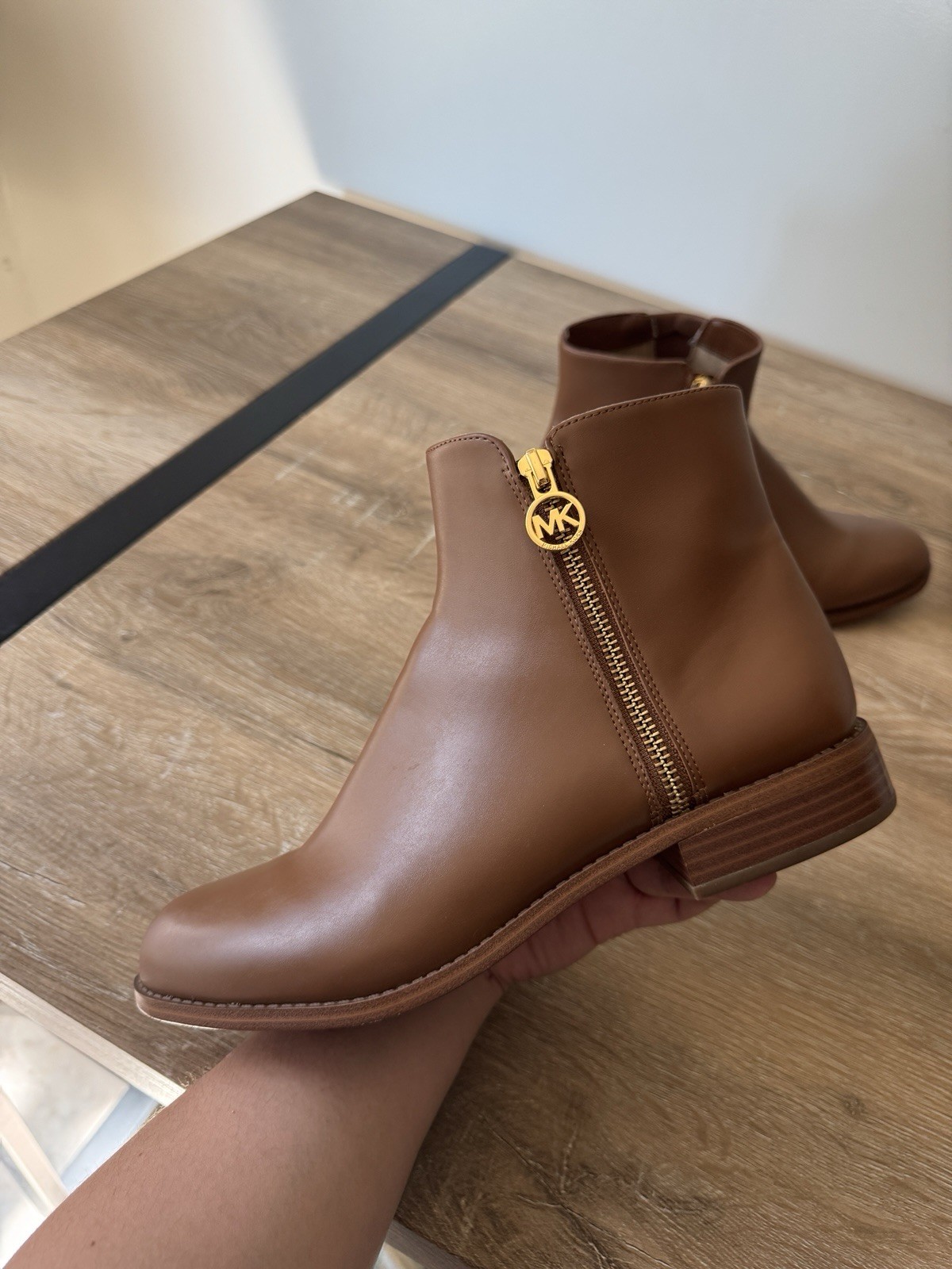 Michael Kors Britt Ankle Boots Luggage Brown Leather Size 9M NWOT Chelsea Boot