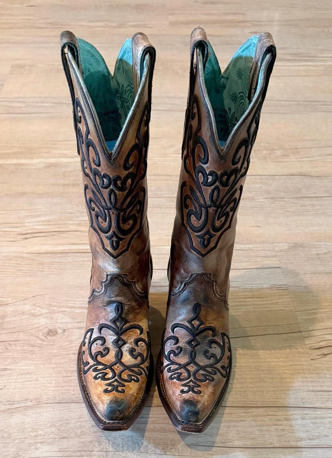 Corral Women 6 1/2 M Distressed Brown Leather Snip Toe Cowboy Cord Stitch Boots