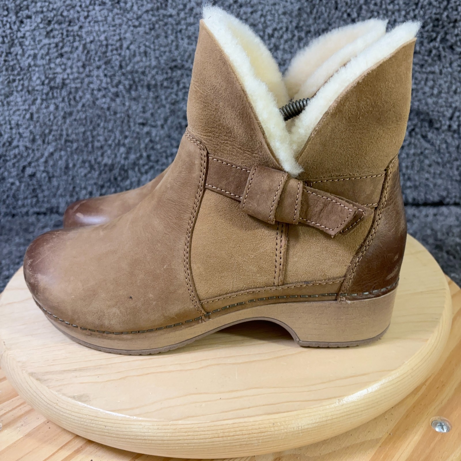 Dansko Bessie Boots Womens Size 8.5 Brown Leather Suede Shearling Lined Ankle