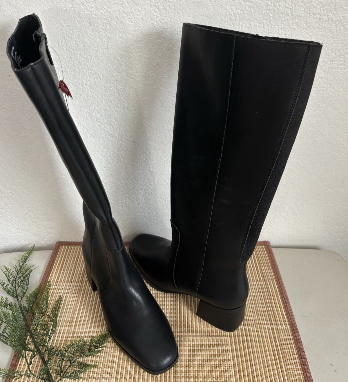 BLONDO Woman Waterproof FELICITY Knee High Boot Size: 9M