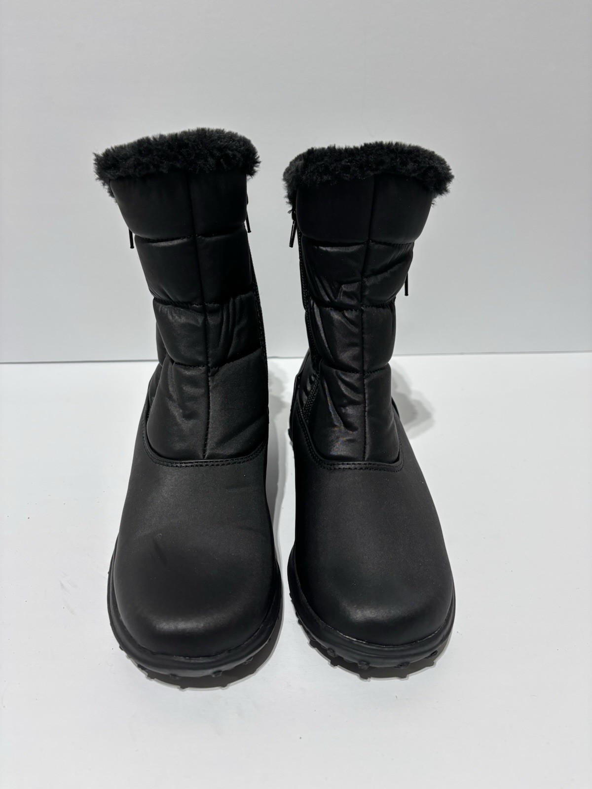 Totes Women’s Quilted Winter Boots Black, Size 6 M