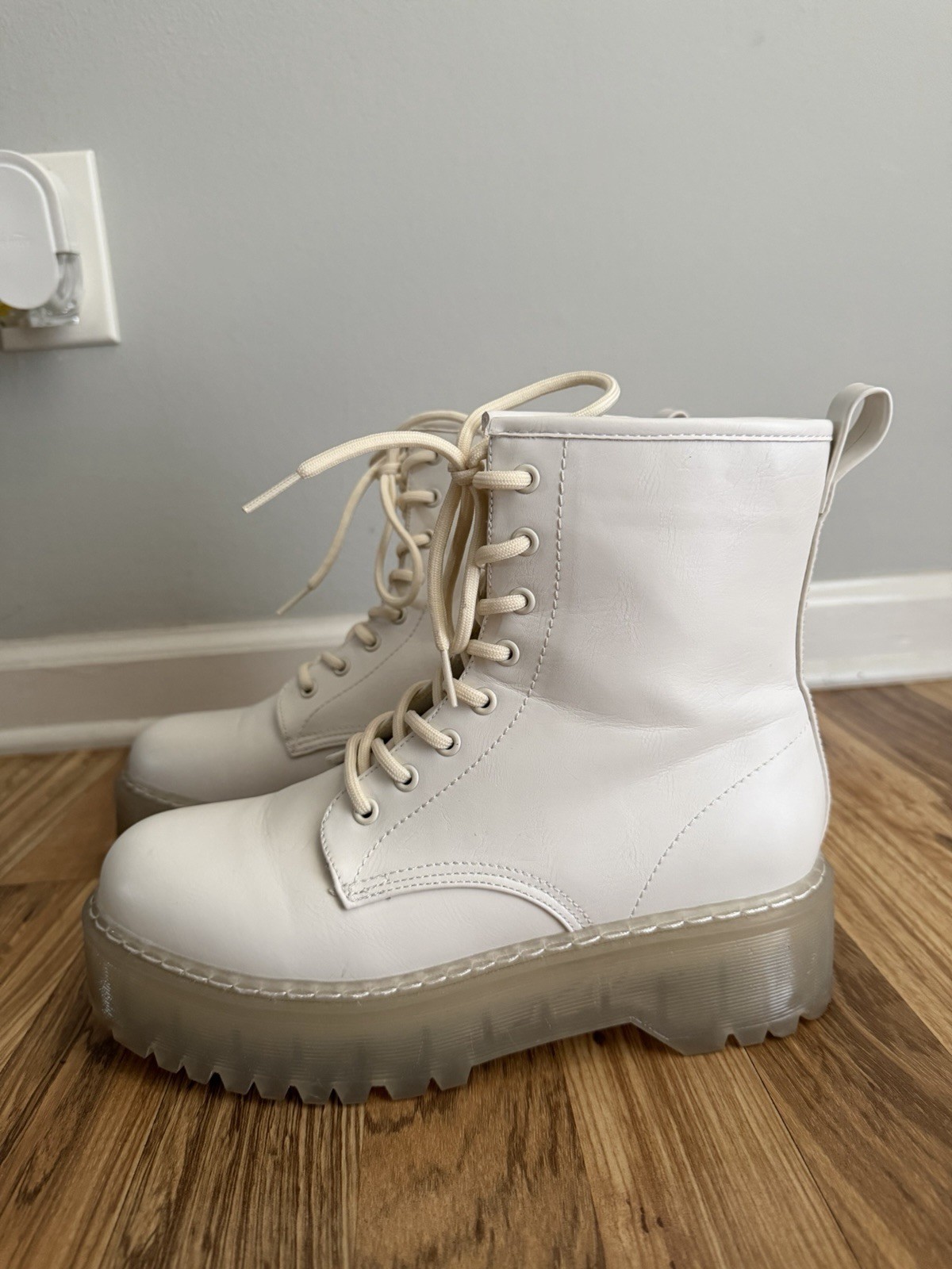 Steve Madden Bettyy Combat Boots White Size 9