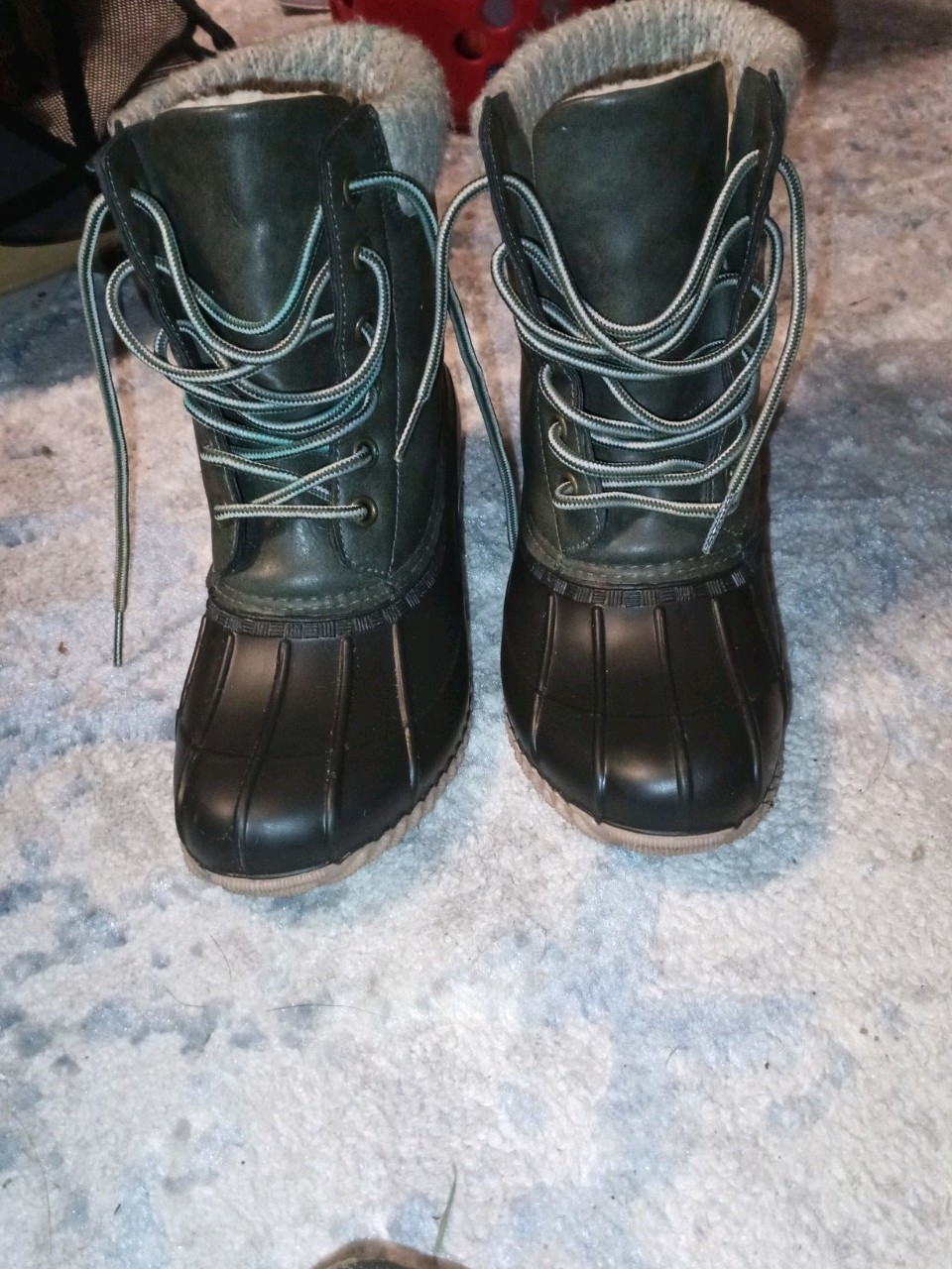 Magellan Outdoors Women’s Duck Boots Size 7 Green Sweater Collar Weatherproof