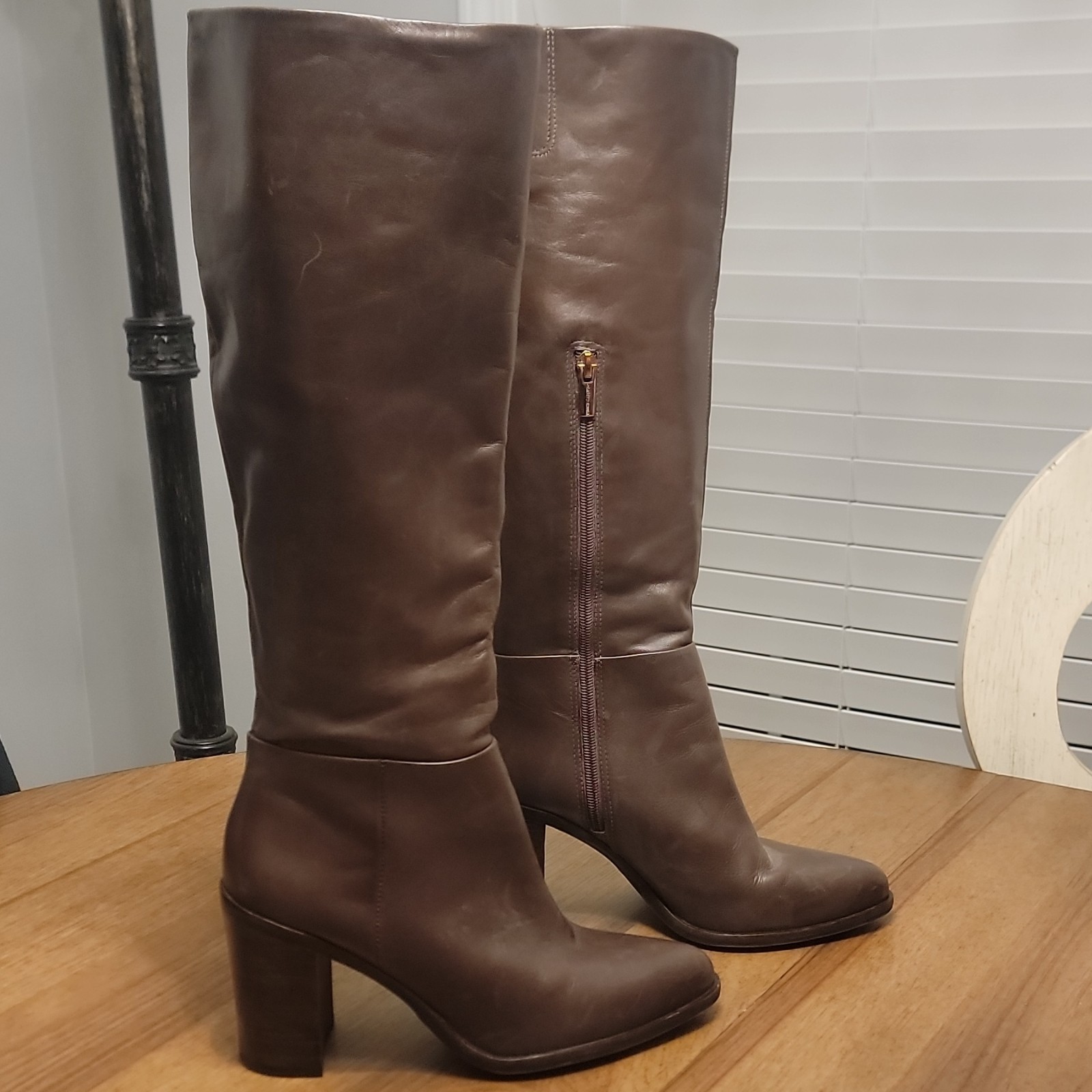 Vince Camuto VC-PARNELA Brown Leather Knee High Riding Boot Zip 8.5/39 M