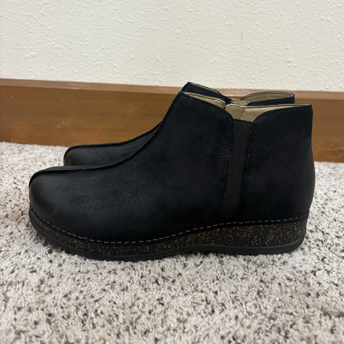 Dansko Women’s Black Suede Ankle Bootie US 9 Round Toe Side Zip