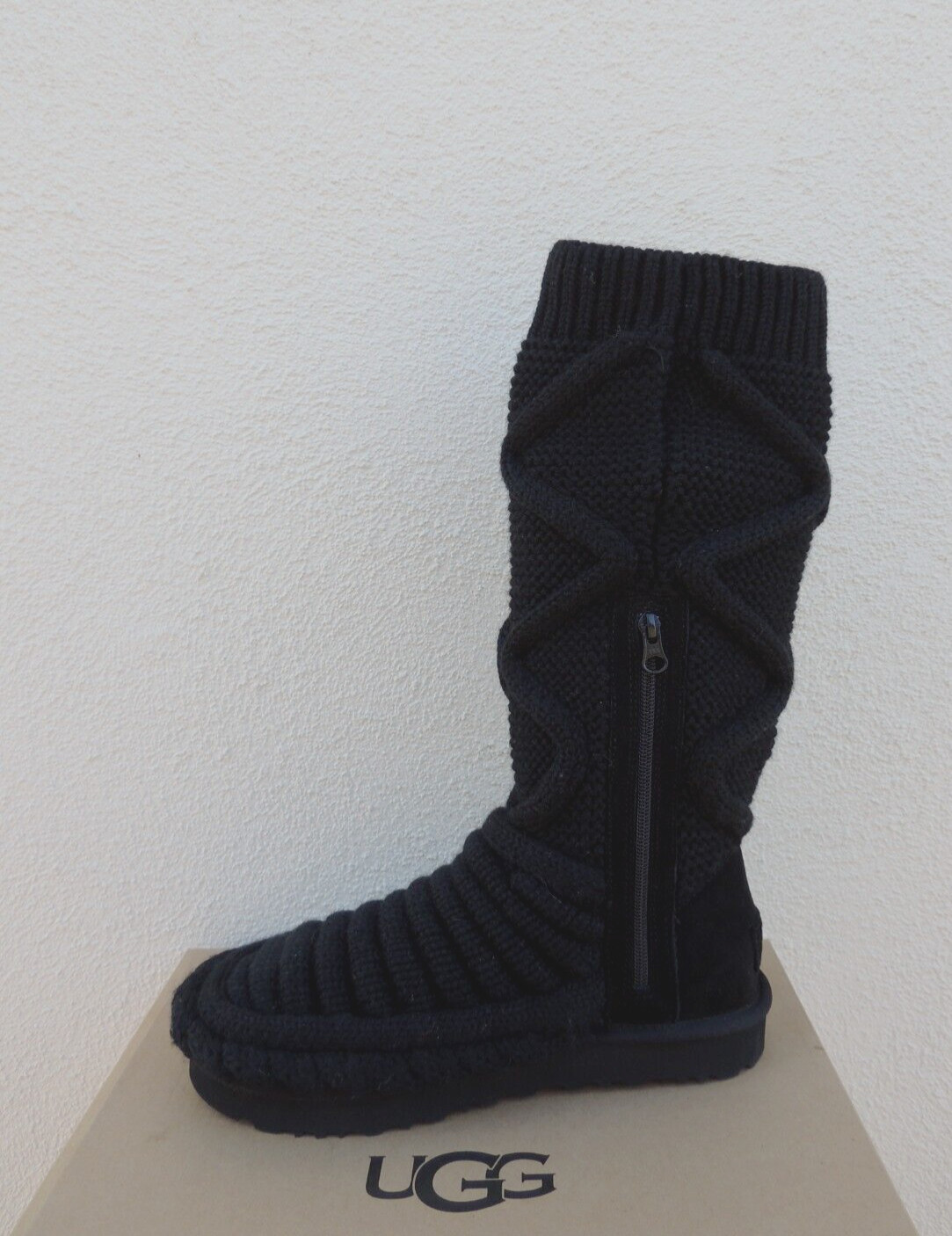 UGG BLACK TALL CHUNKY CABLE KNIT SHEEPWOOL BOOTS, WOMEN US 8/ EUR 39 ~NEW