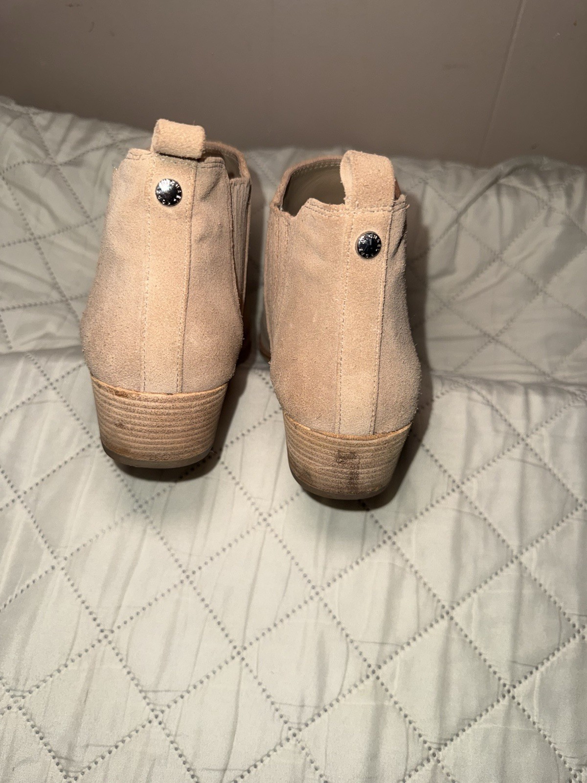 Michael Kors Women’s 7.5 Tan Suede Chelsea Ankle Boots Pull On Heel