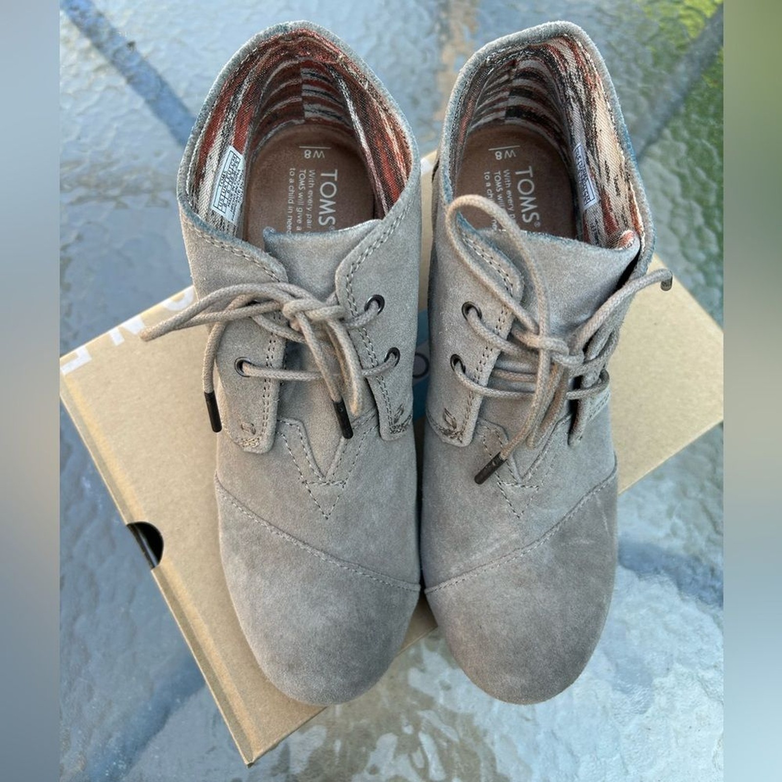Toms size 8 women’s dessert wedge taupe classic lace tie booties NIB