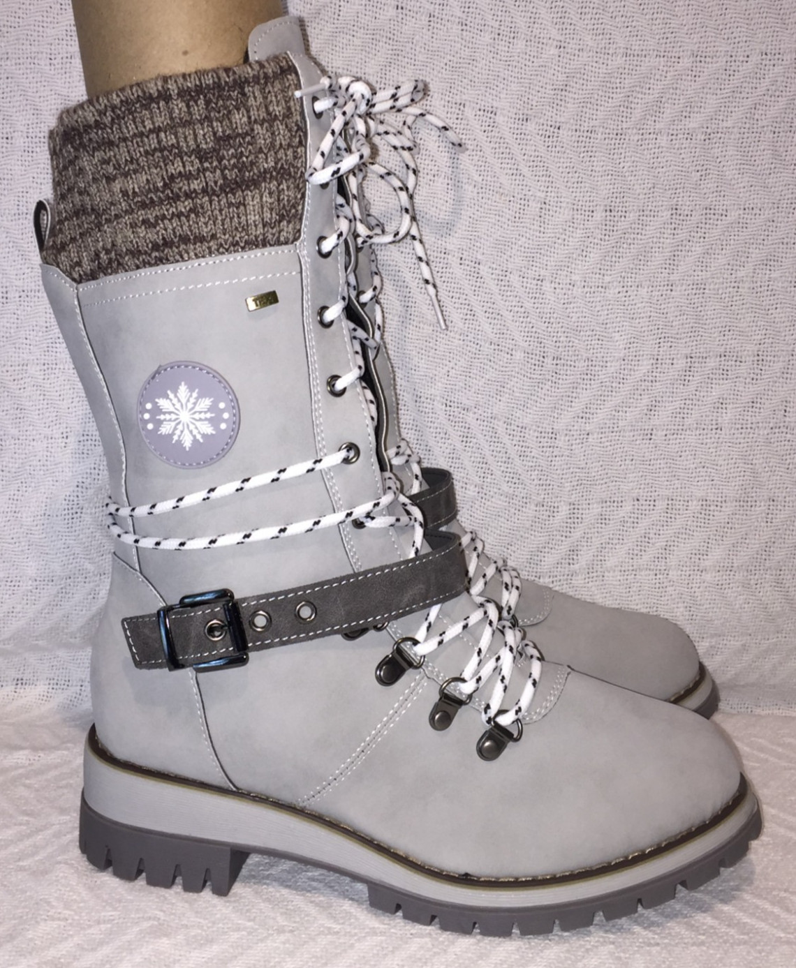 Unbranded Light Grey Lace-Up Combat Snow Boots Knitted Cuff & Buckle US size 9