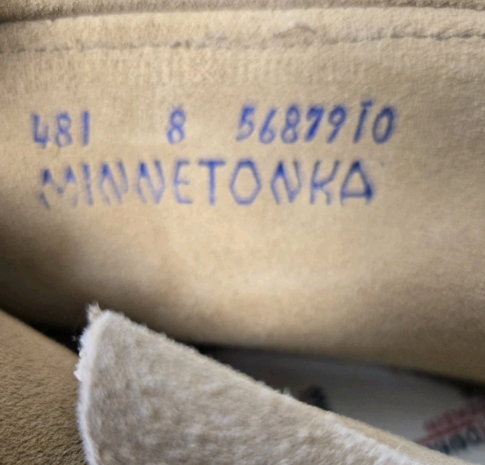 Minnetonka Tan Suede Fringe Ankle Boots Womens Size 8 Front Tie Boho Moccasin