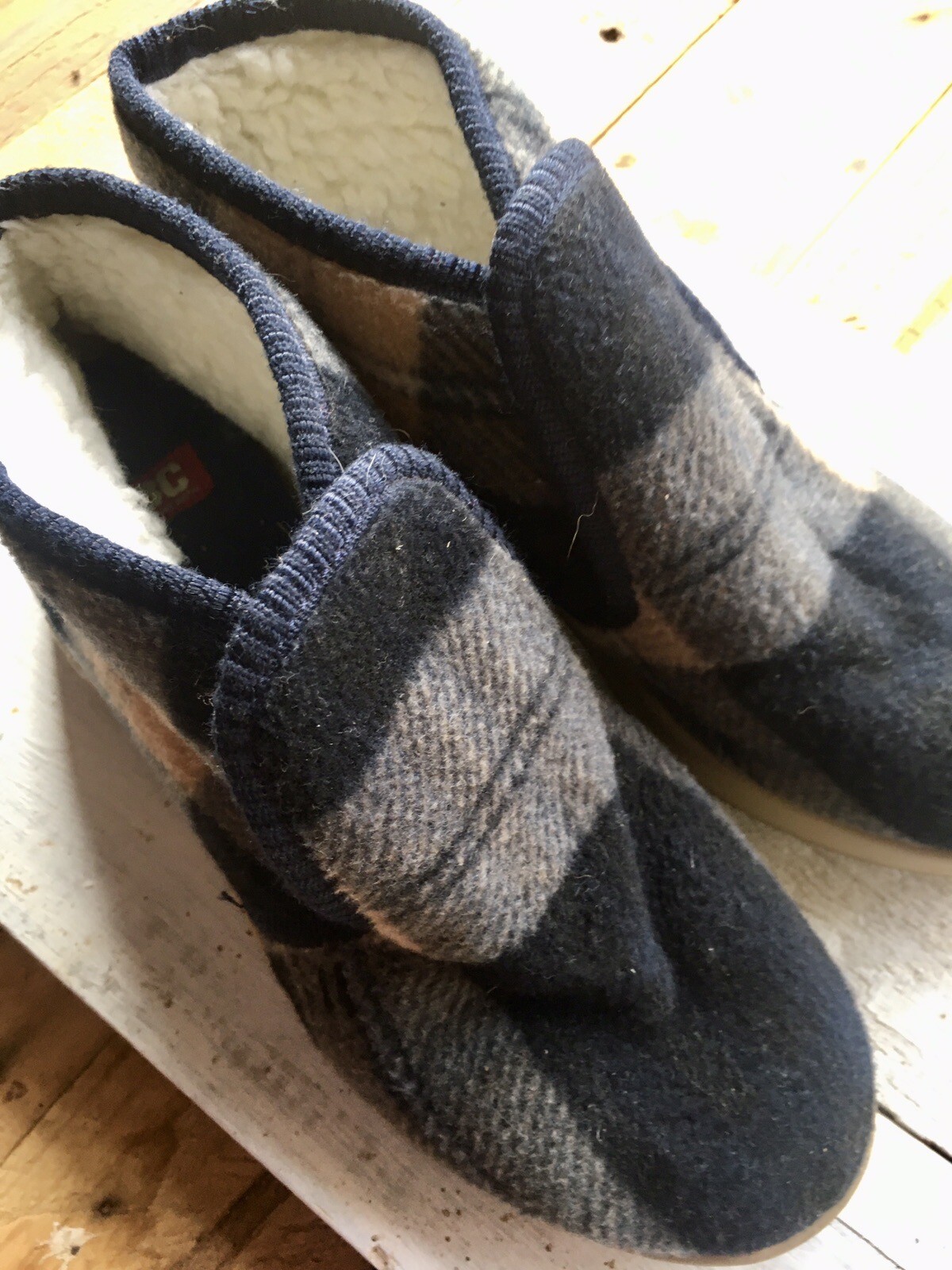 BC Footwear Shearling Lined Navy Blue Plaid Flannel Logo Ankle Boots W Sz 6 Cozy