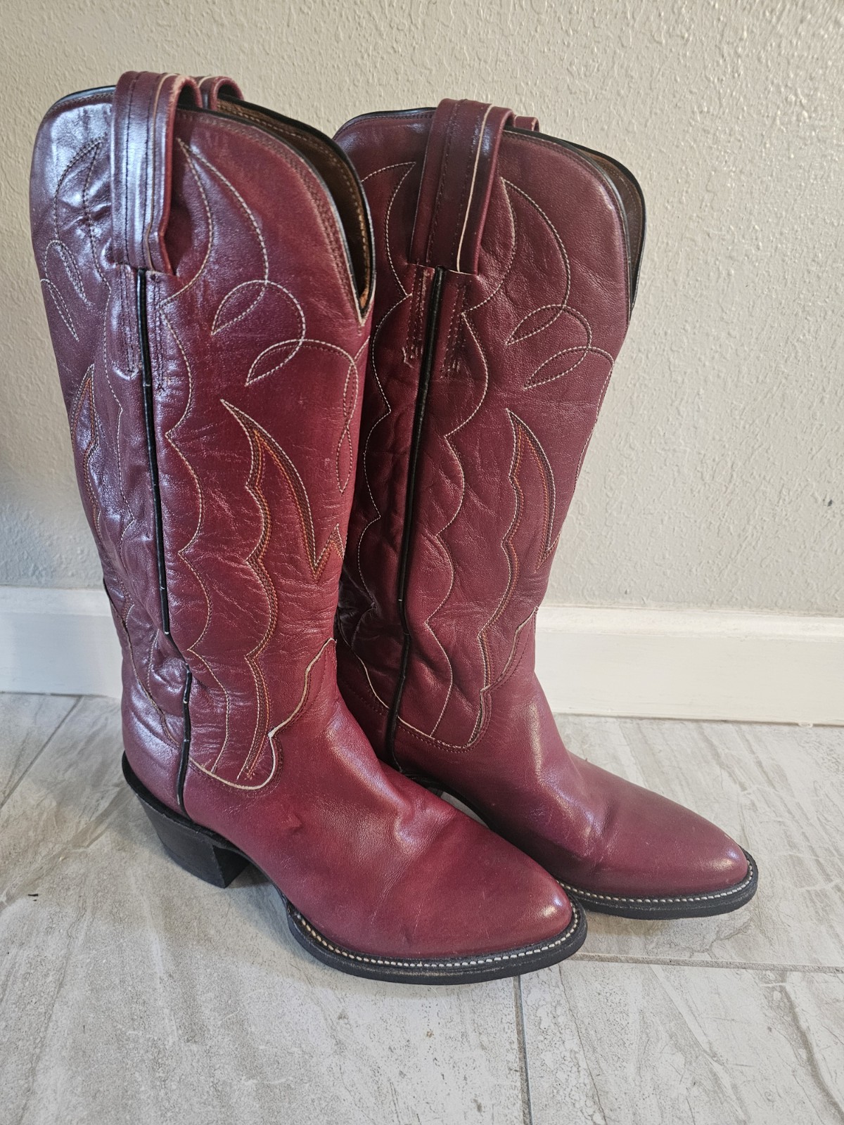 Colorful Western Boot 5.5E Women’s Western Boots RED Unknown Brand
