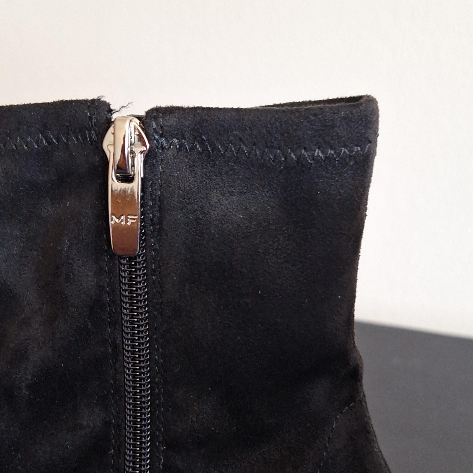 Marc Fisher Women’s Black Suede Ankle Bootie Round Toe Side Zip Block Heel Sz 10