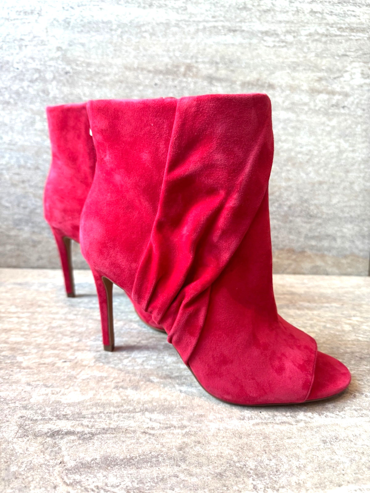 Vince Camuto Red Suede Open-Toe Heel Booties Holiday NYE Glam Gowing out Sz 9