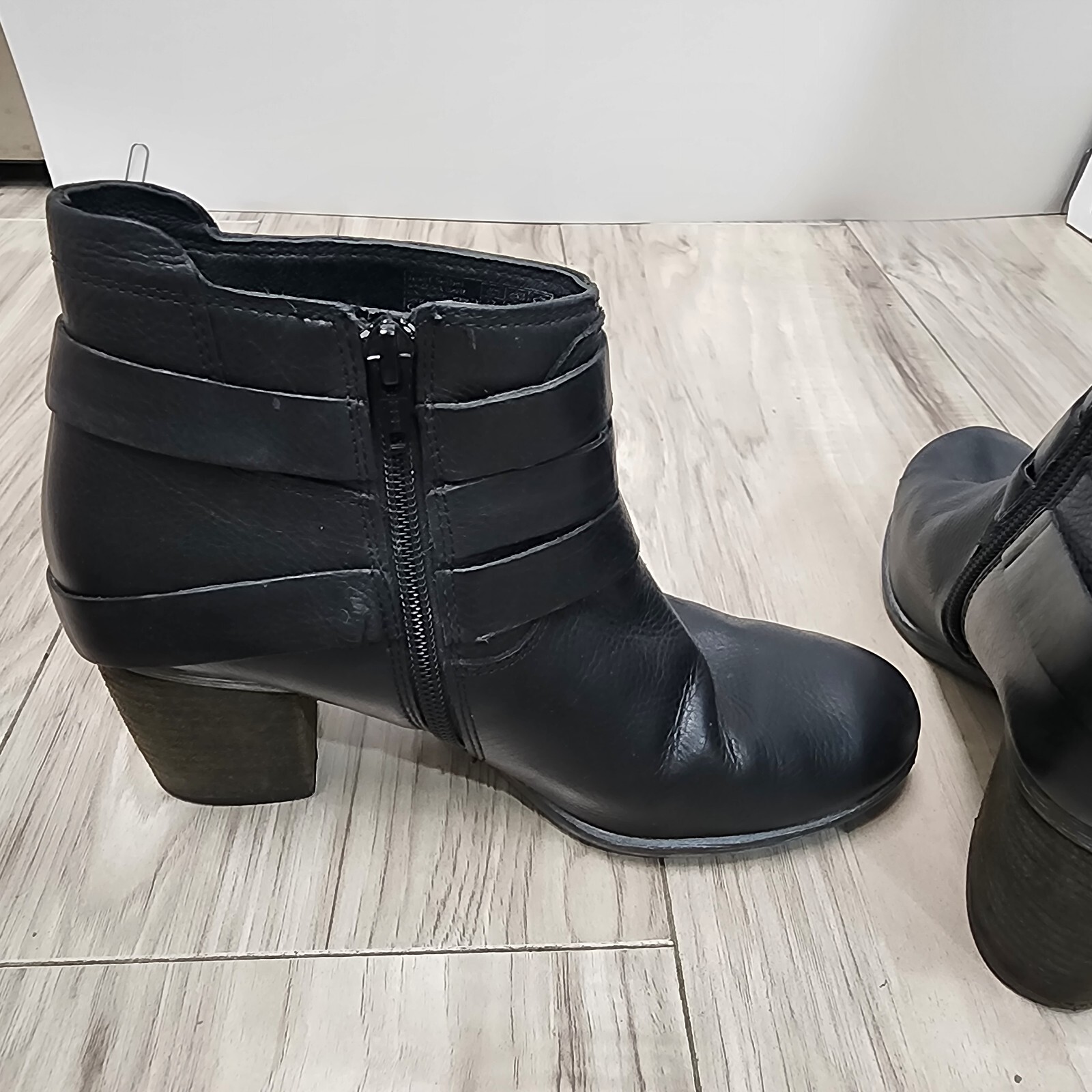 Josef Seibel Brittany Womens Black Leather Buckle Straps Zip Bootie Size US 6.5