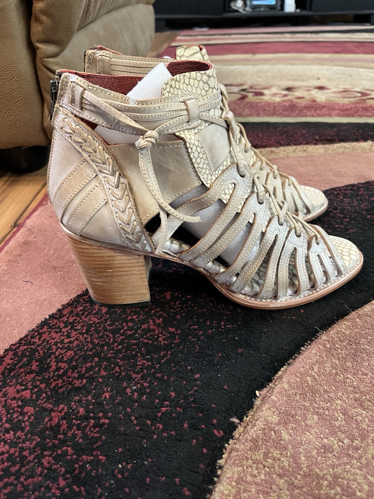 Freebird Wazee NWOT size 11 gladiator open toe white strappy with croco bootie.