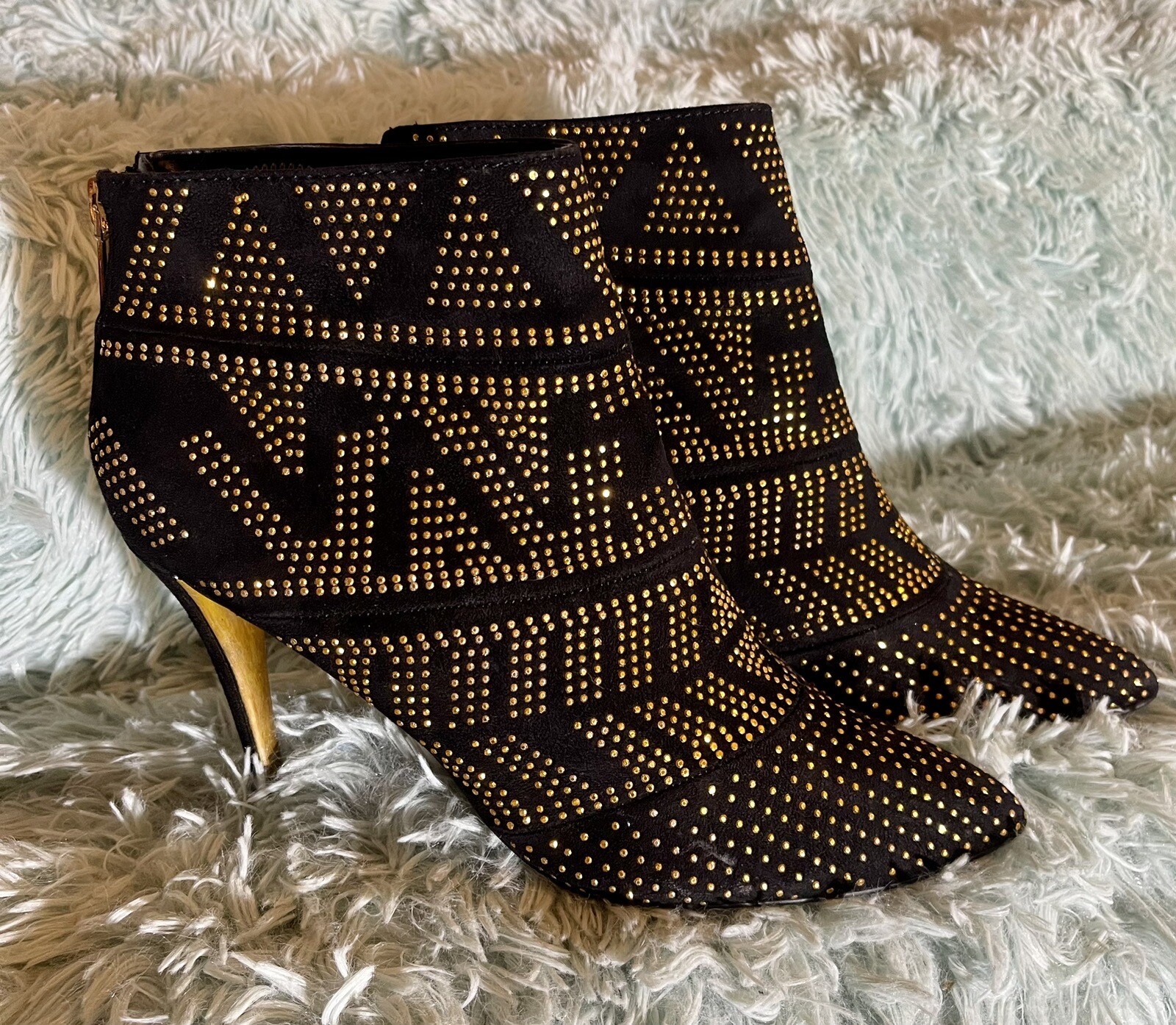 THALIA SODI Alejandra Black Gold Studded High Ankle Bootie Sz8.5 Cocktail Party