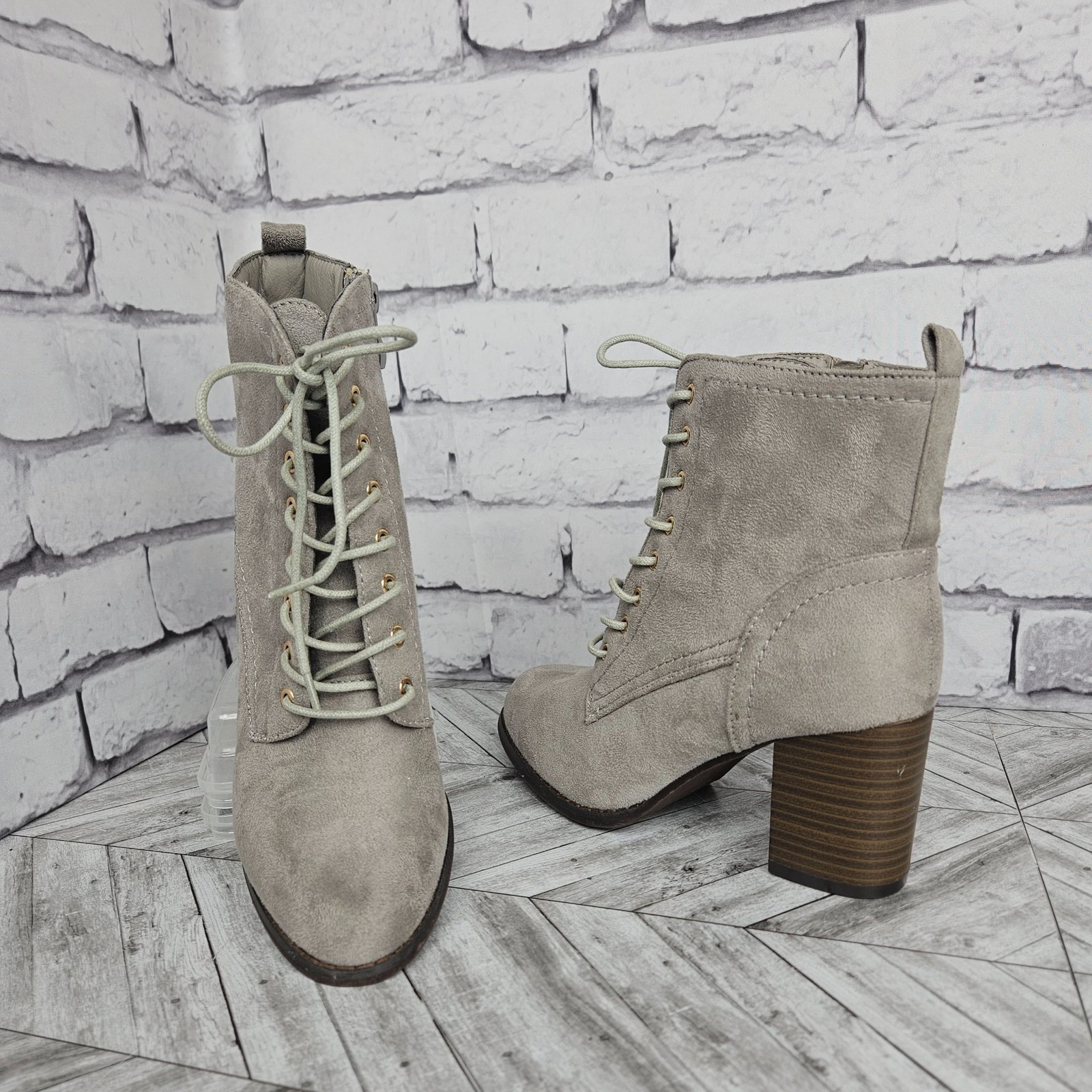 Qupid Gray Womens 7 Lace-Up Ankle Boots Block Chunky Heel Textile Casual Beachy