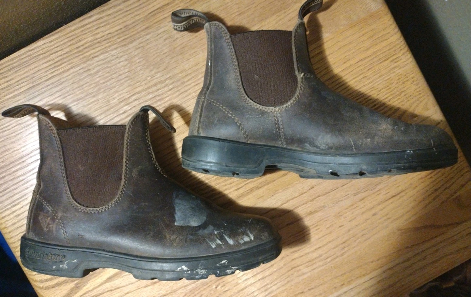BLUNDSTONE Size USW 7.5 AU 4.5 Rustic (Paint). Chelsea Brown Boots