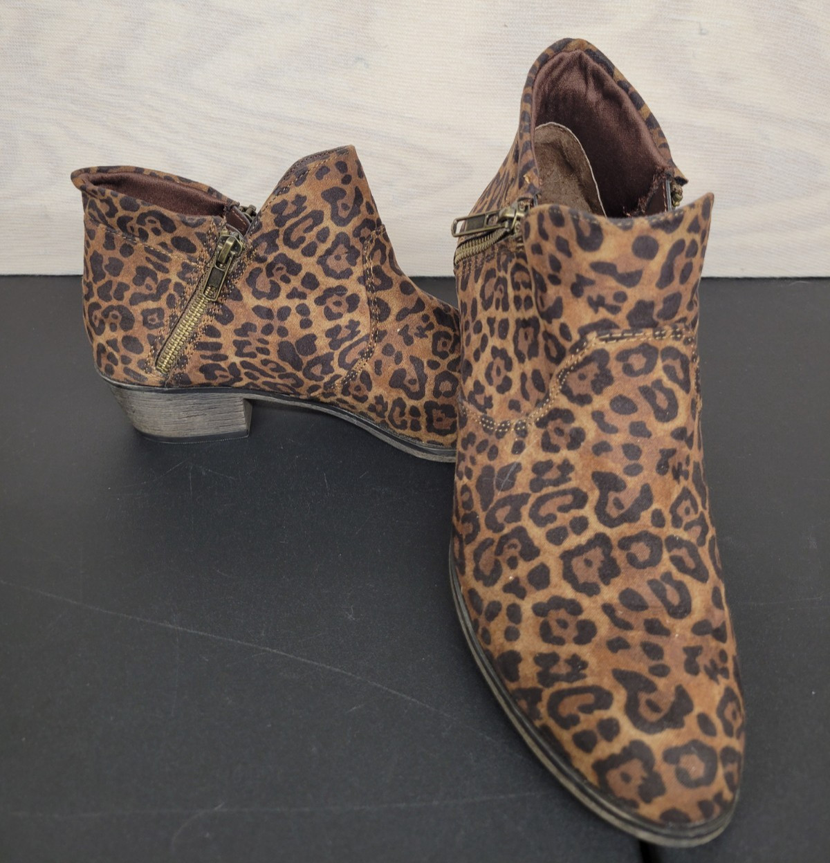 Sun Stone Women’s SZ 7.5 Abby Ankle Boots Double Side Zip Bootie Animal Print