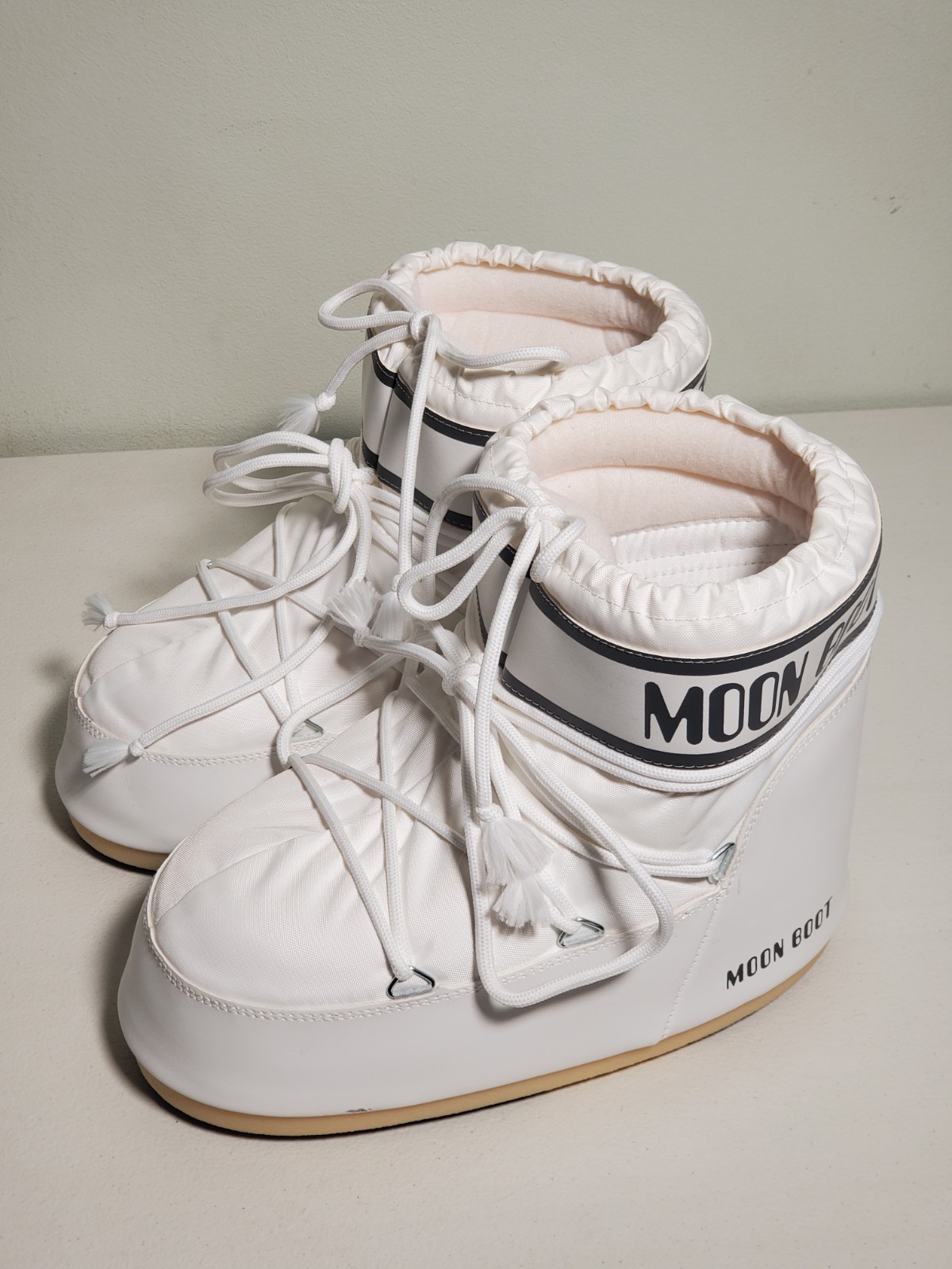 Moon Boot Icon Low Nylon Winter Snow Boots Unisex Men’s 9/10.5 – Women’s 10/11.5