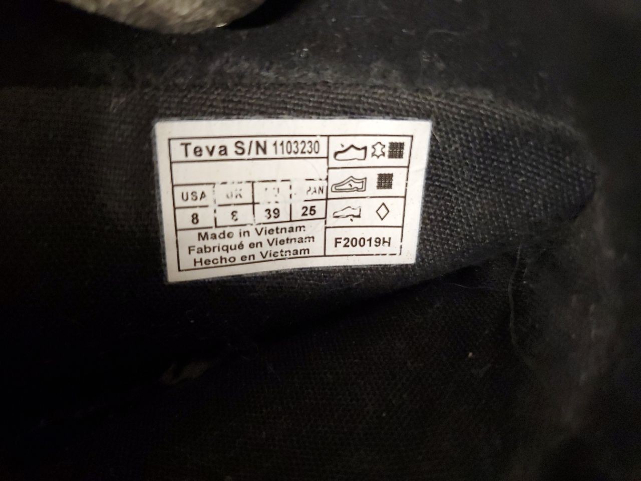 Teva Women’s Black Slip On Boots Size 8