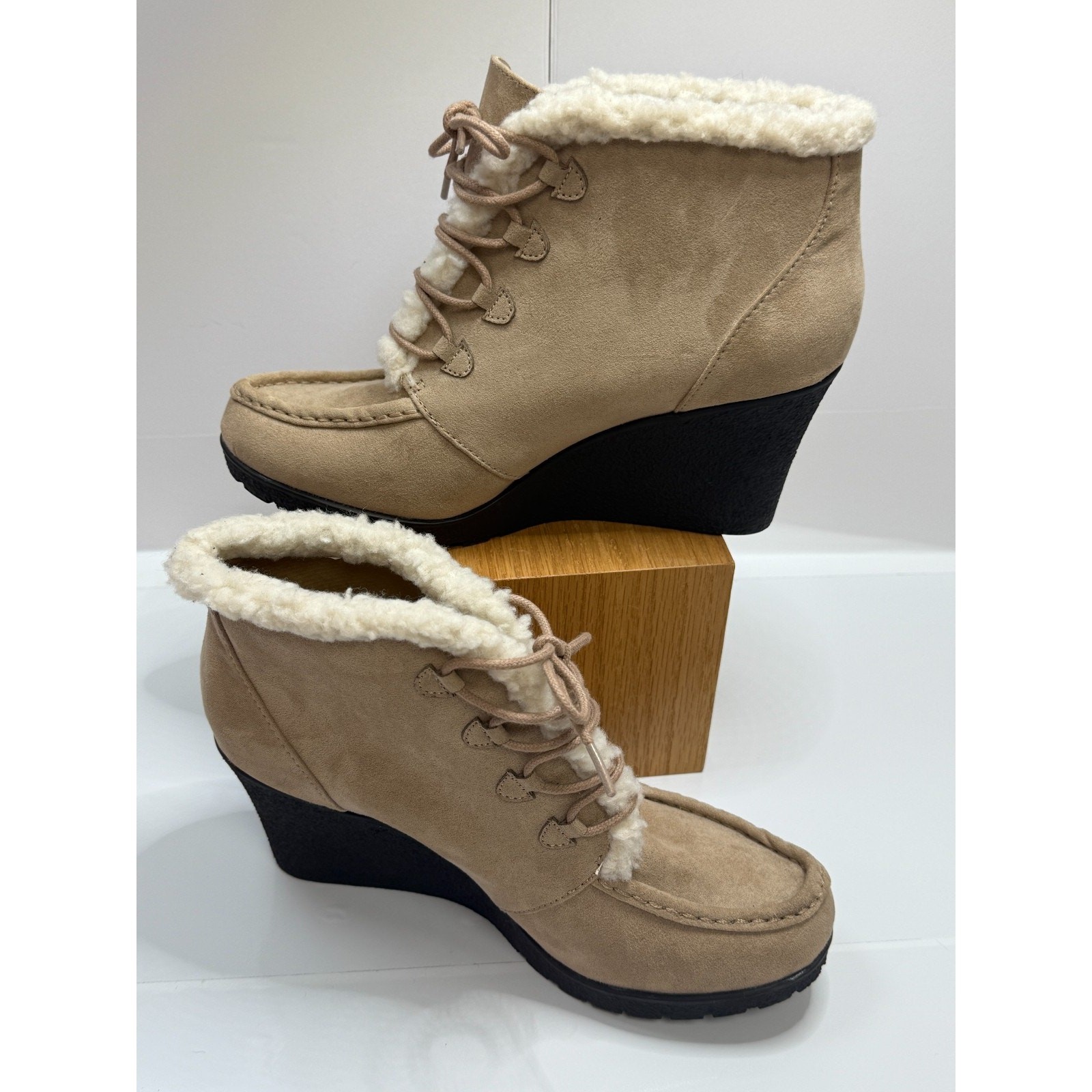 Sugar Mina Tan Faux Suede Shearling Wedge Boots Cozy Lace Up Winter Warm 10M