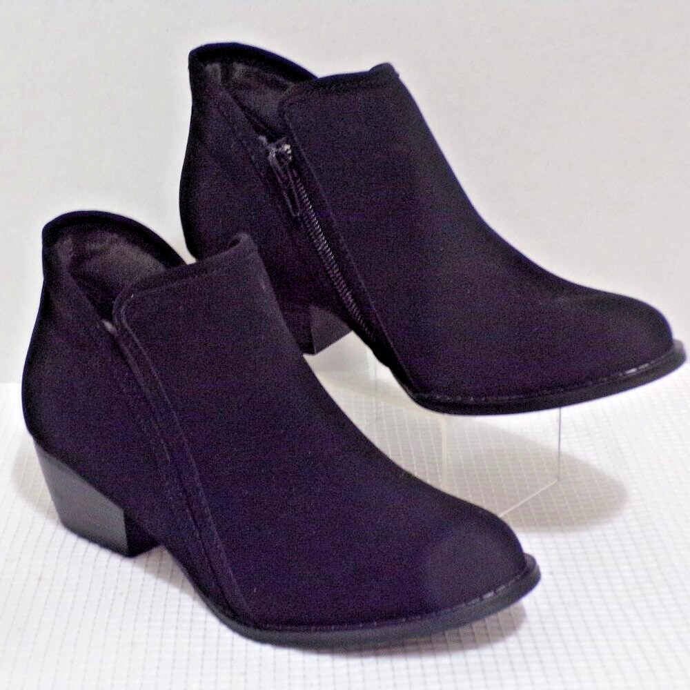 Falls Creek Angle Boot’s w/Zipper Black Suede Uppers Size 6.5 Medium 1.5″ Heels