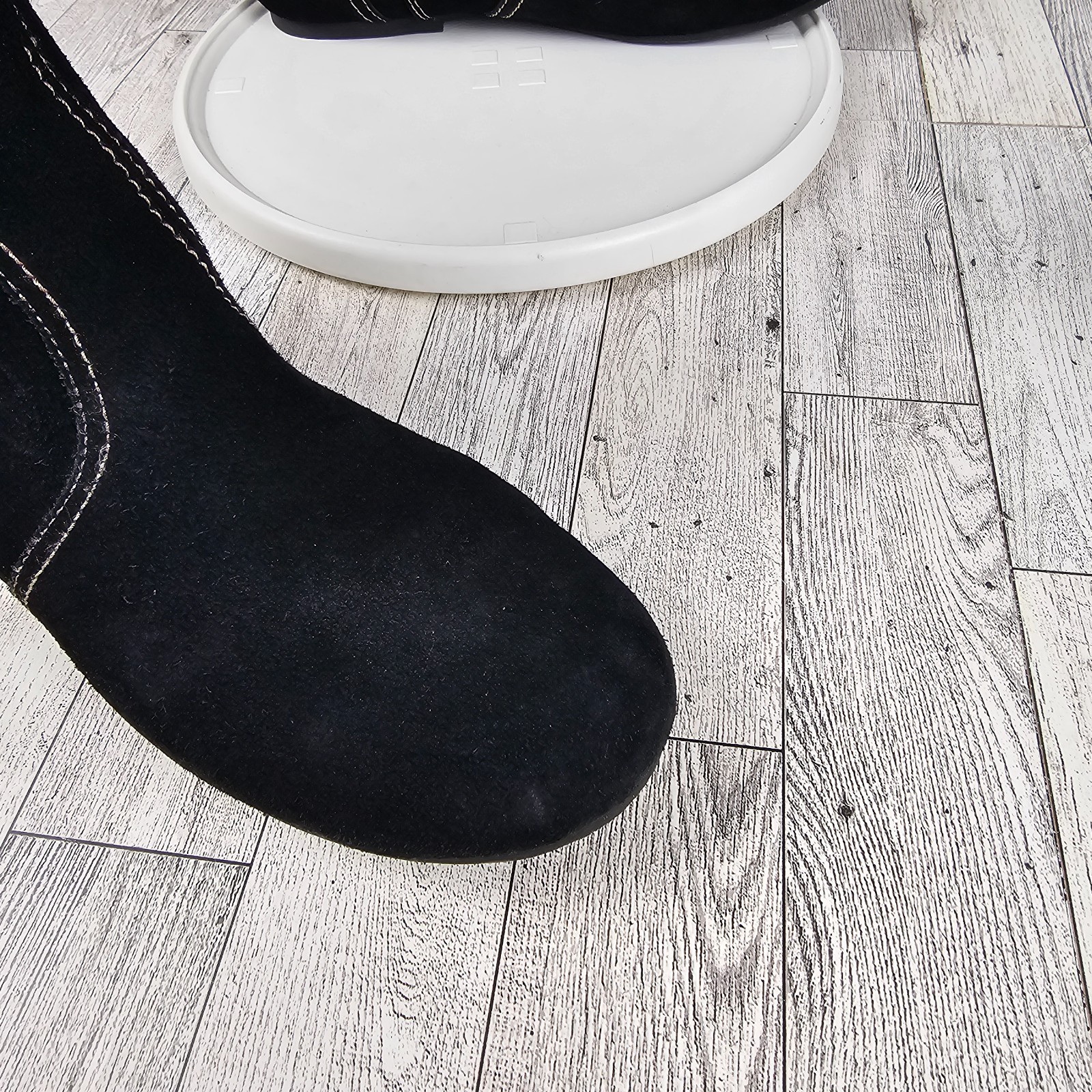 Bakers Suede Boots Womens 8B Black W/ Contrast Stitching Pull On Classic