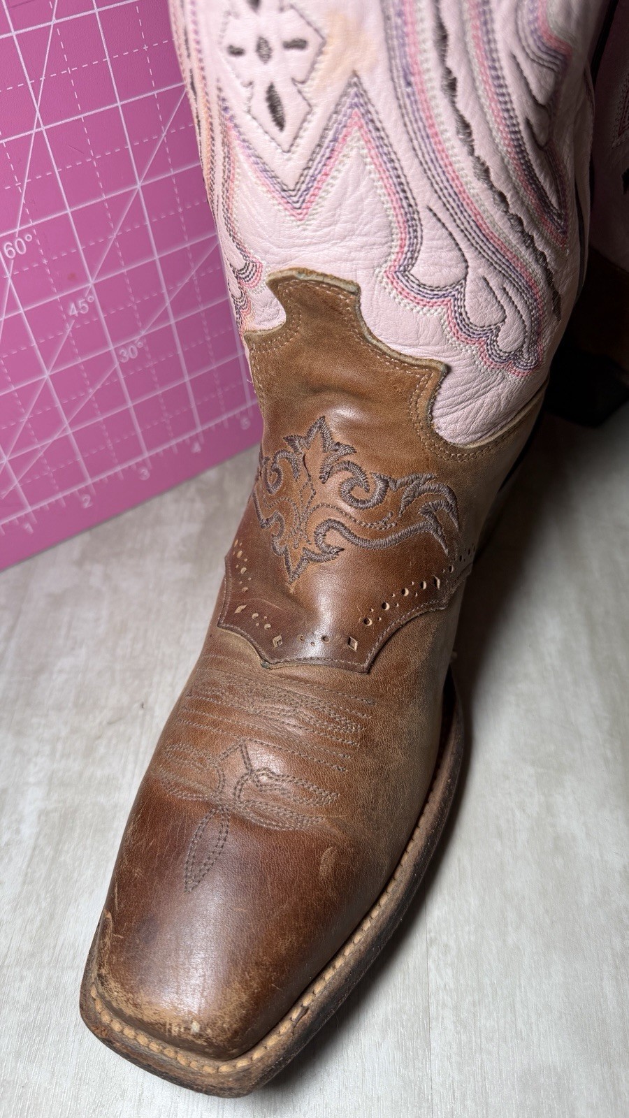 Vintage Justin 1879 USA Cowboy Boots Women’s 8B Pink Brown Western Style L2617