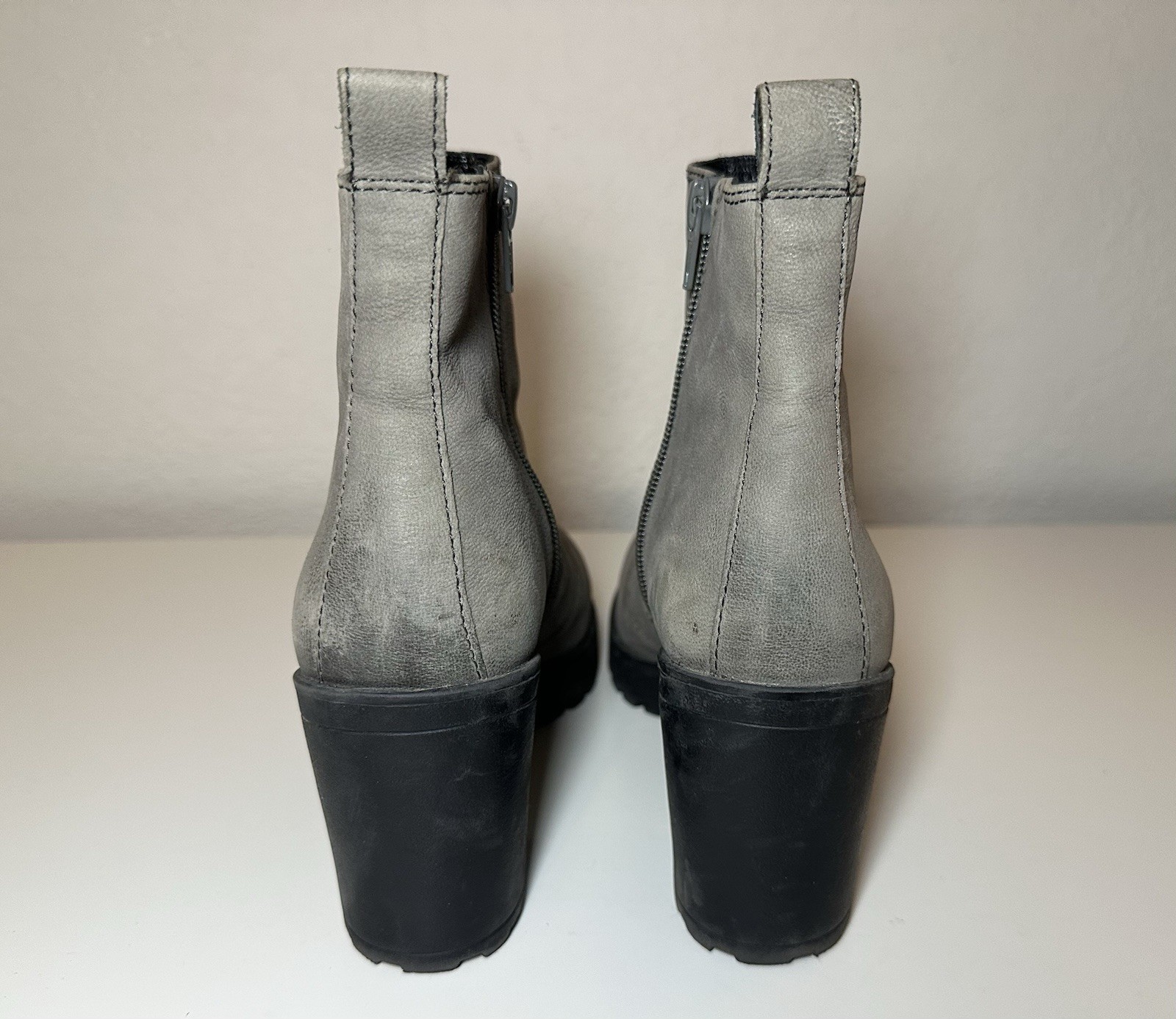 VAGABOND Women’s Gray Suede Leather Grace Chelsea Ankle Boots US 8 EU 39