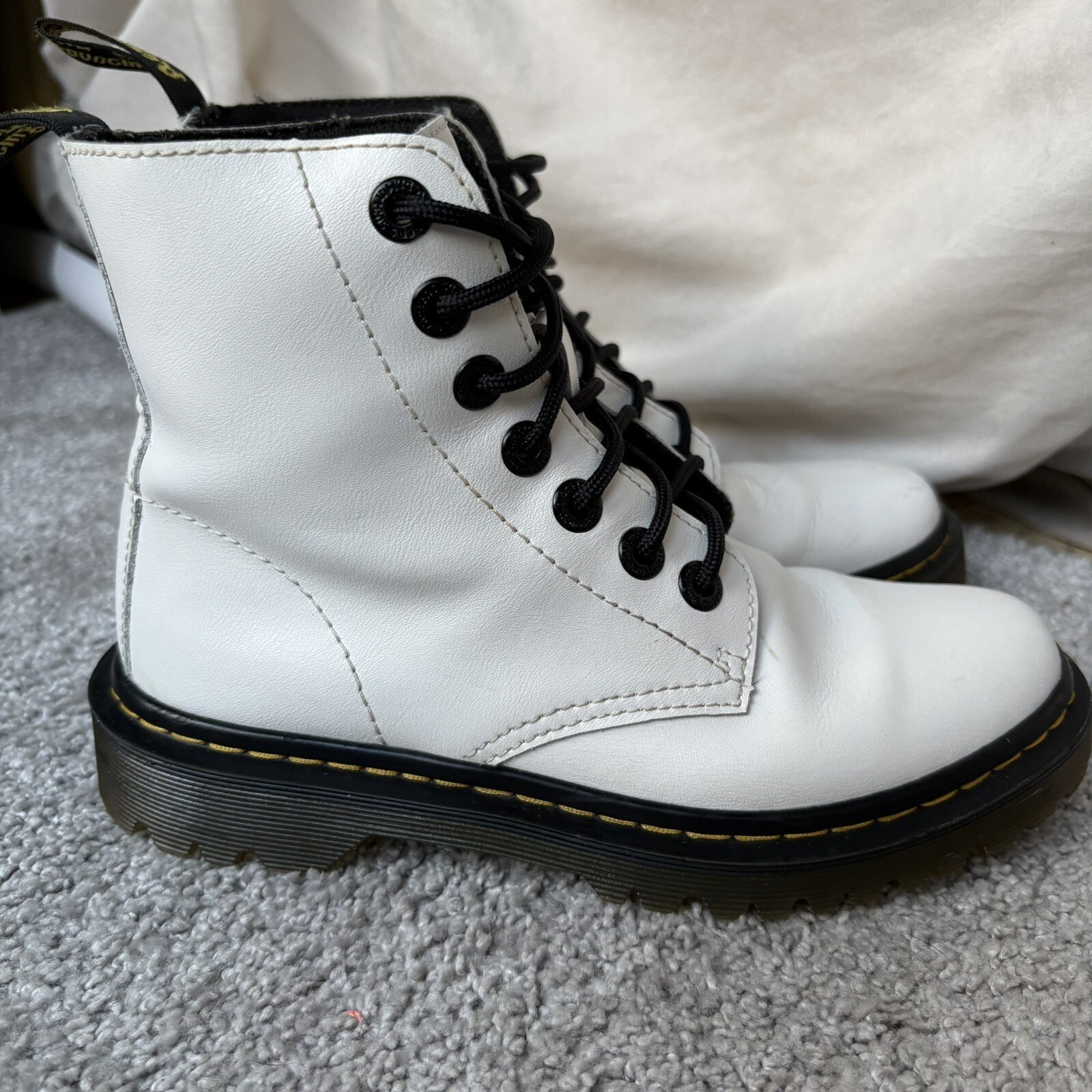 Dr Martens Luana Women’s Size 5 White Leather Air Wair Lace Up Combat Boots