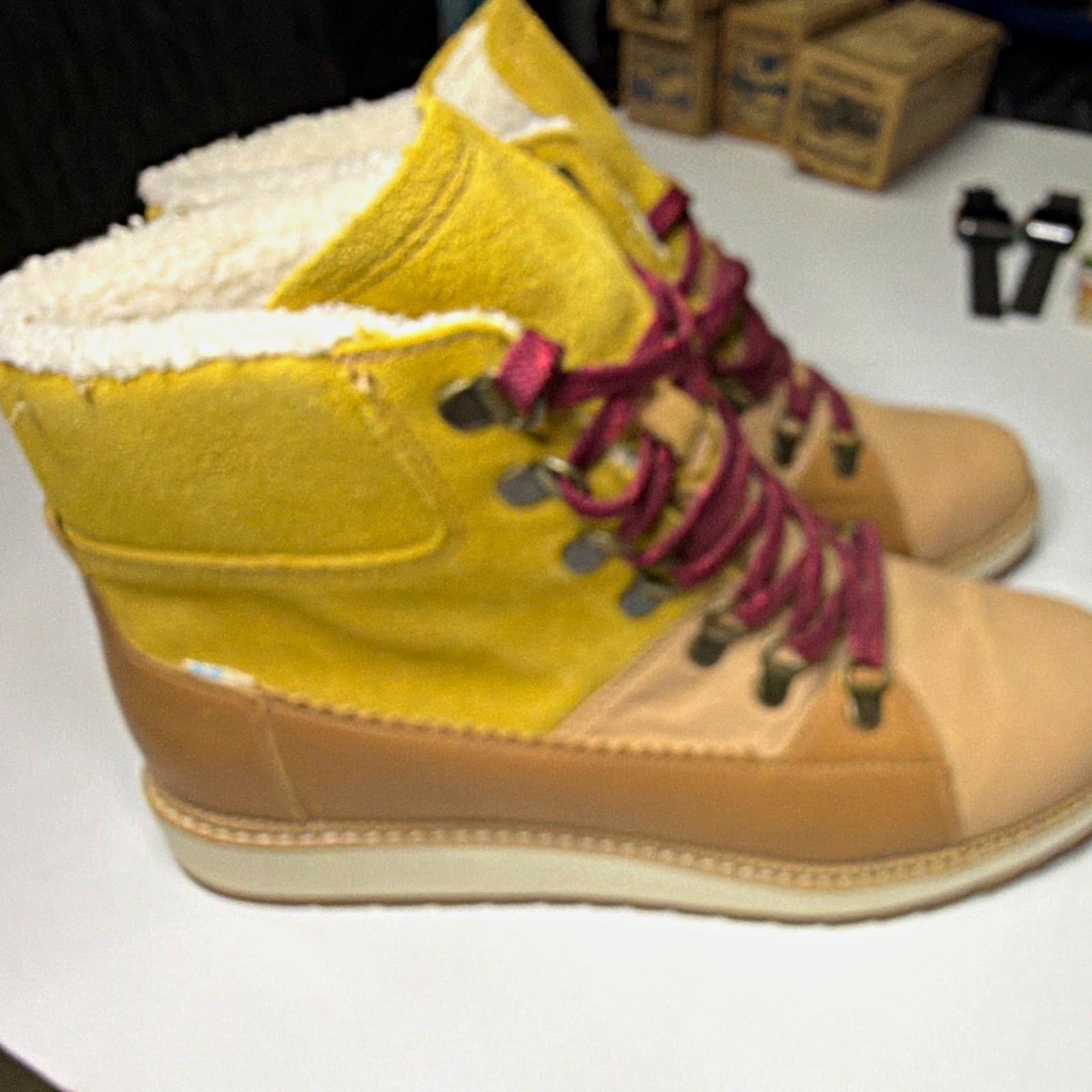 Toms Women’s Size 9Mesa Waterproof Hiker Lace-up Ankle Boots Nubuck Suede Bootie
