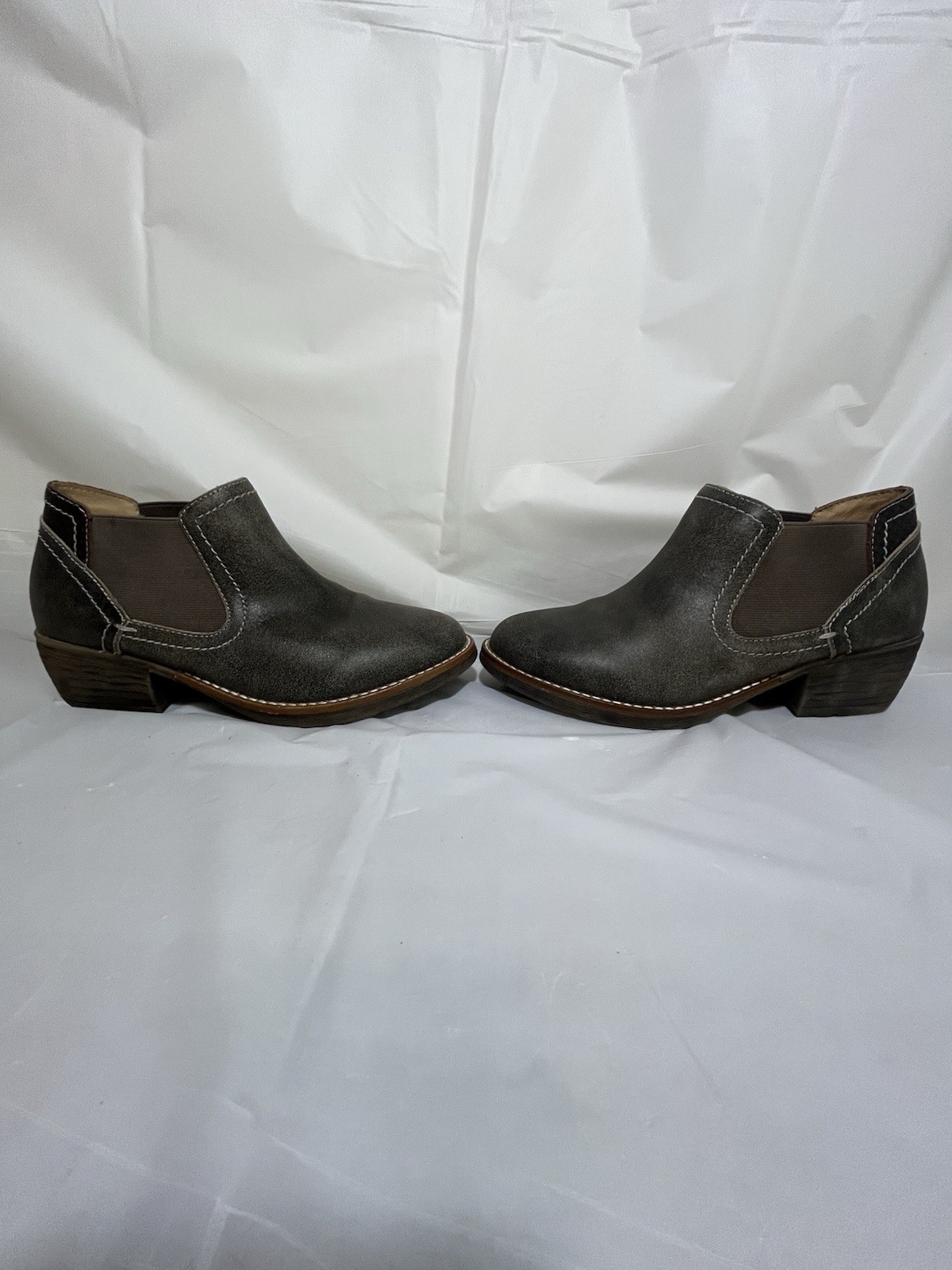 Biza size 36/ 5.5-6 Carson Gray Leather Slip On Booties