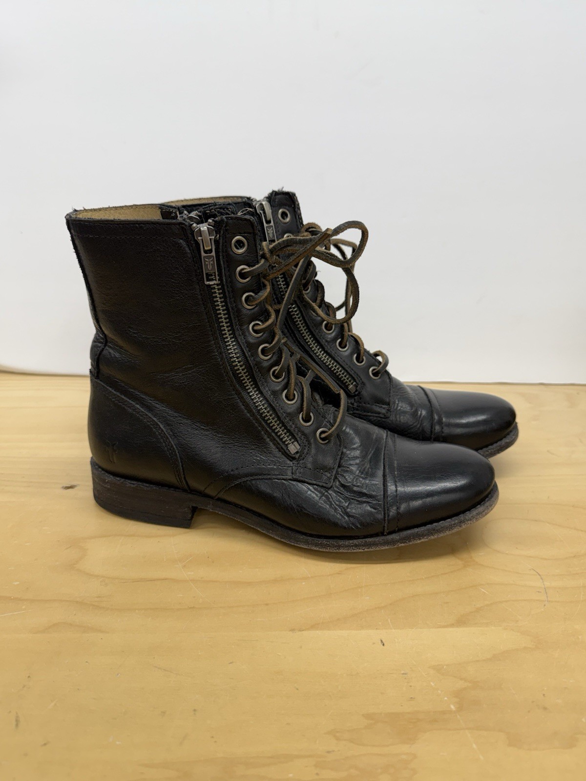 Frye Tyler Double Zip Women’s 9 B Black Leather Lace-Up Cap Toe Combat Boots