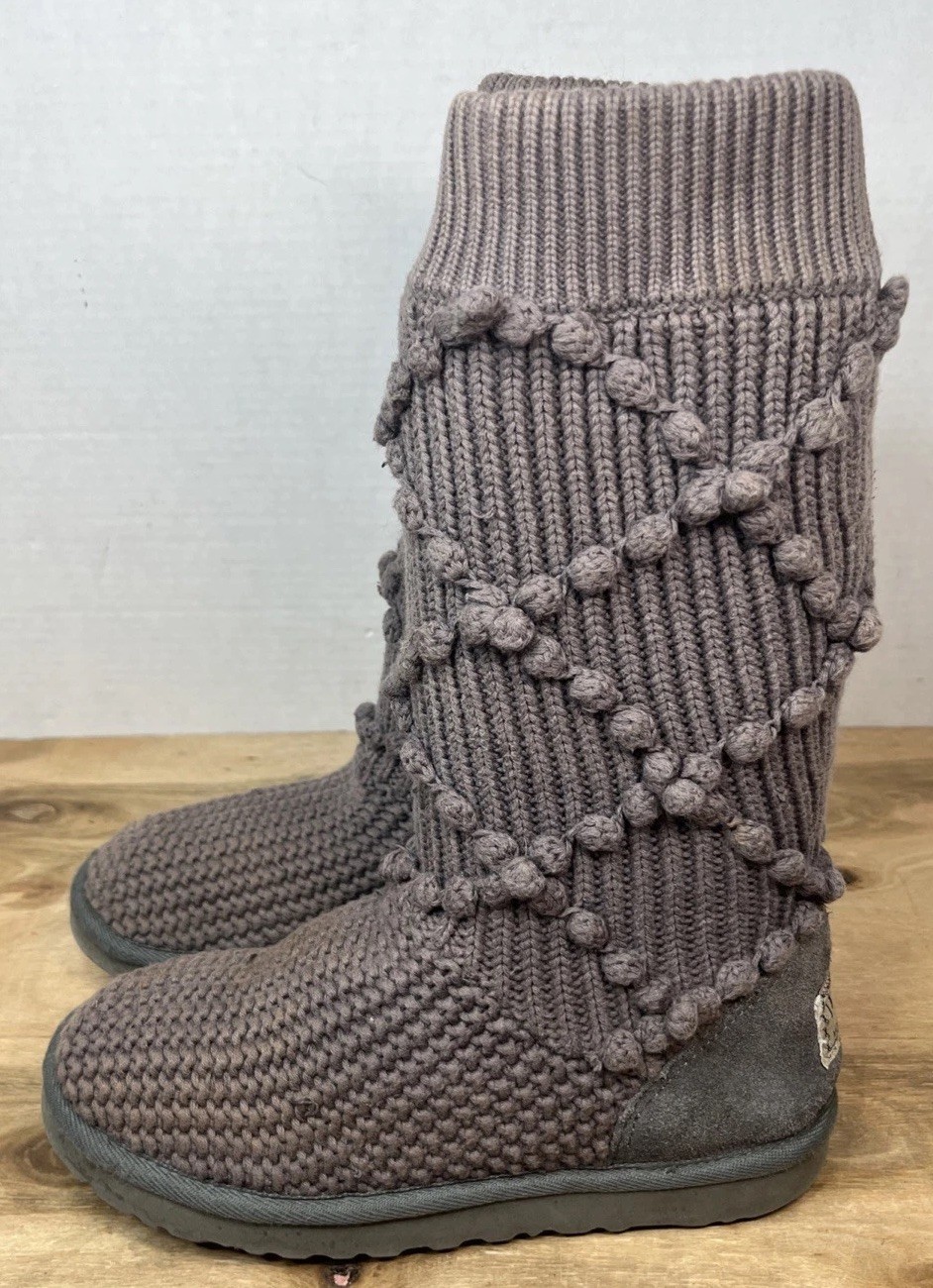 UGG Women’s Classic Cardy Grey Cable Knit Sock Boots Sz 6 Button Details