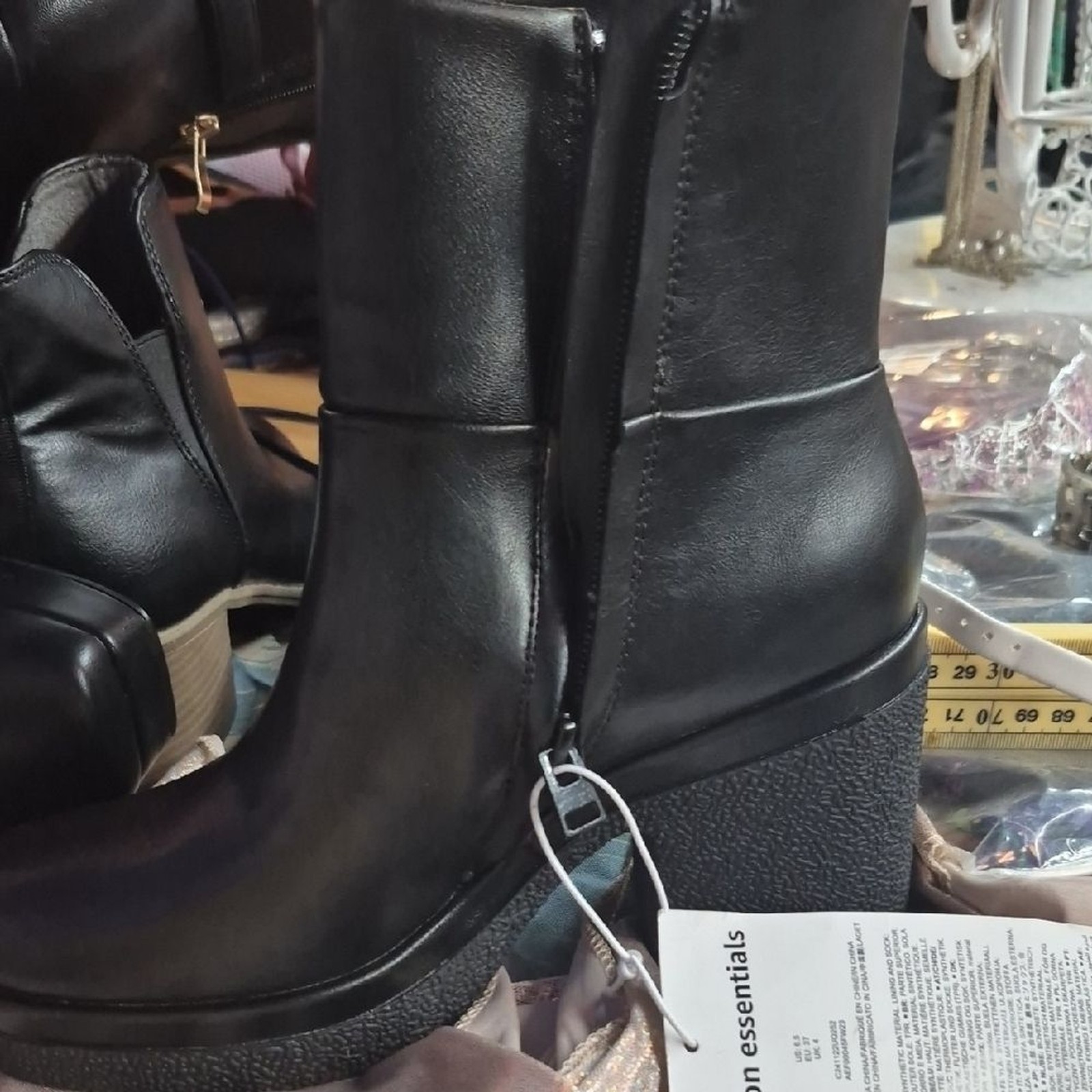 Amazon Essentials Women’s Platform Ankle Bootie Size 6.5