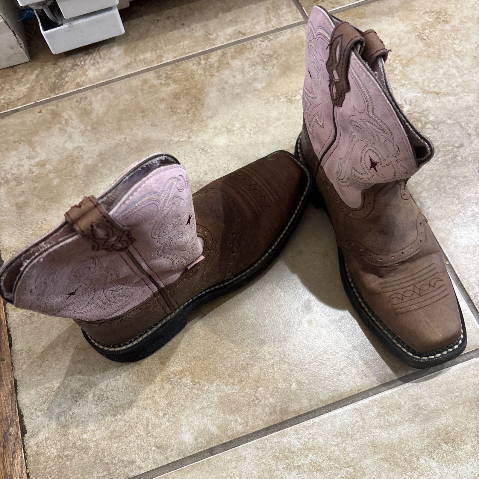 Justin Boots Womens 7 1/2 B Brown Pink Leather L9901 Cowgirl Gypsy Western Farm